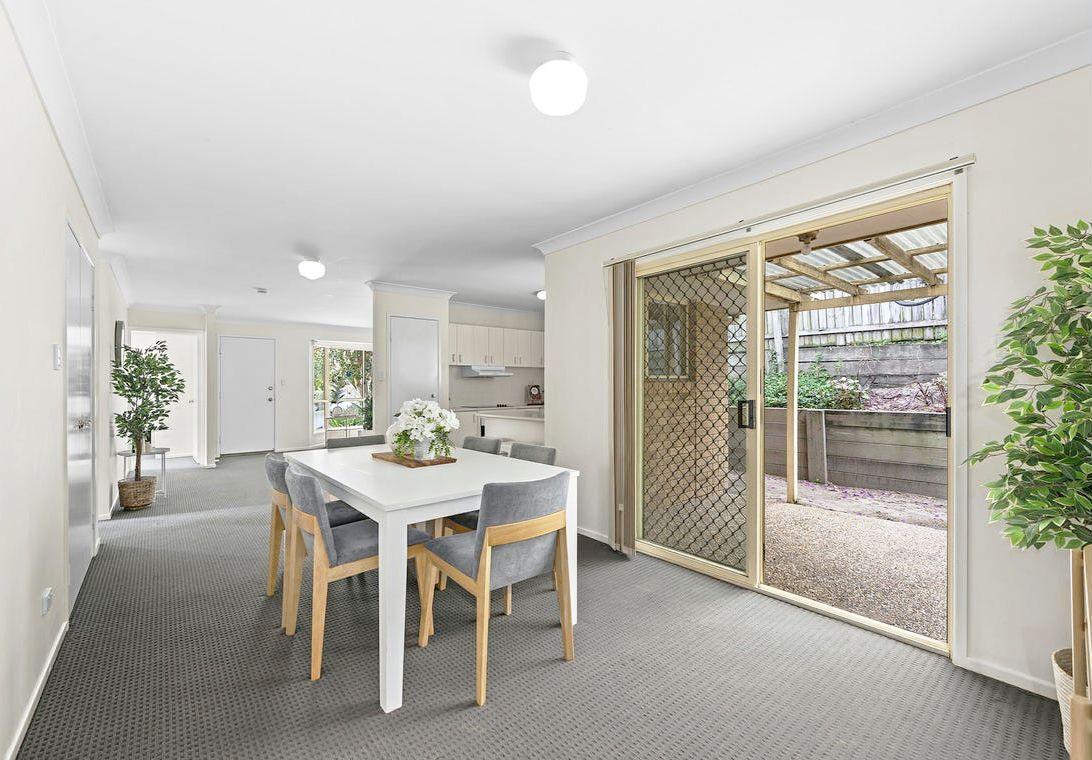 Double School Catchments!  A Family Friendly House Located In Quiet And Convenient Location!