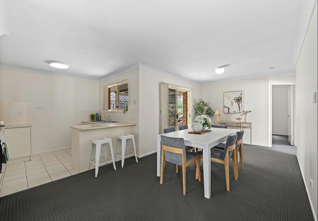 Double School Catchments!  A Family Friendly House Located In Quiet And Convenient Location!