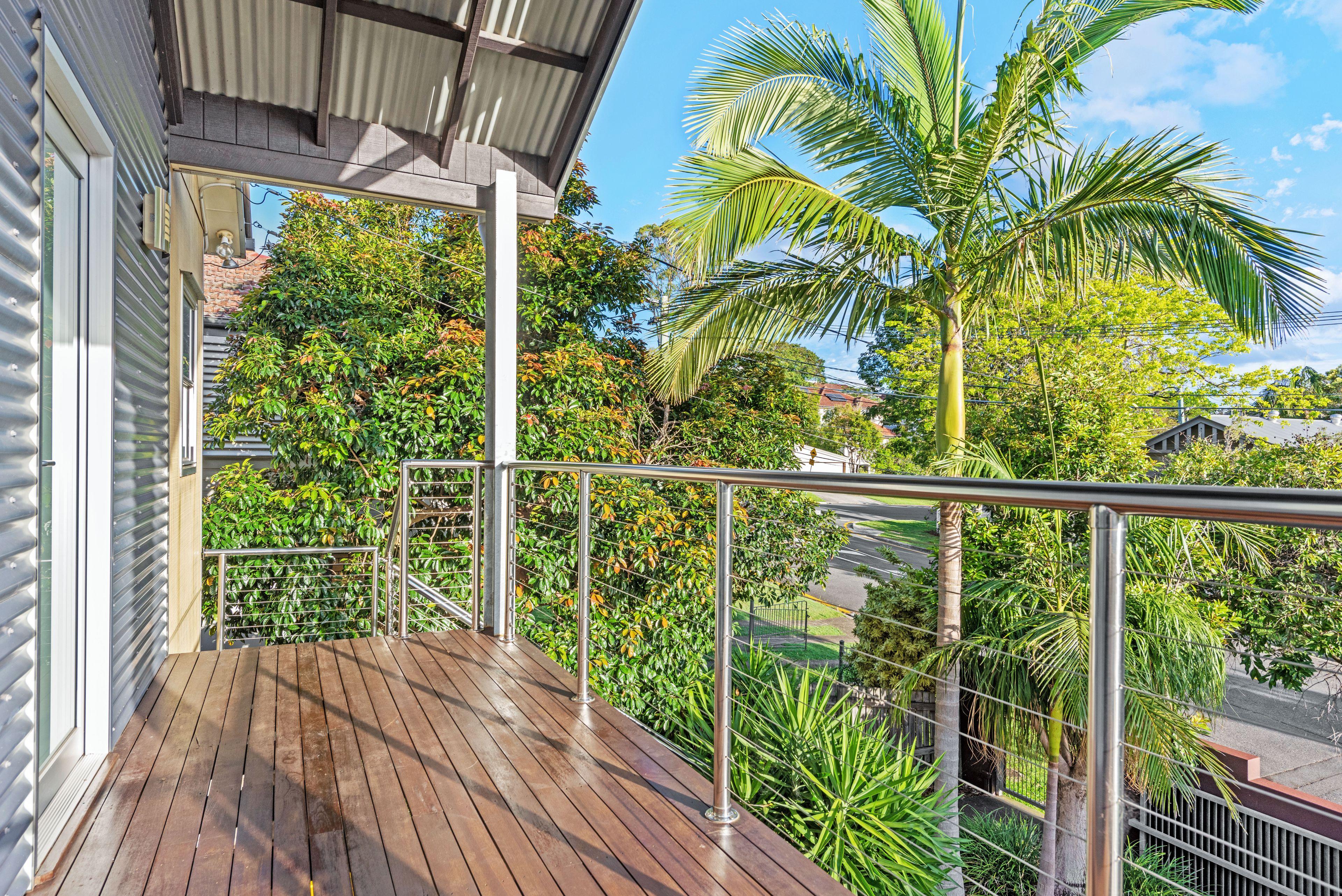 Modern entertainer's home