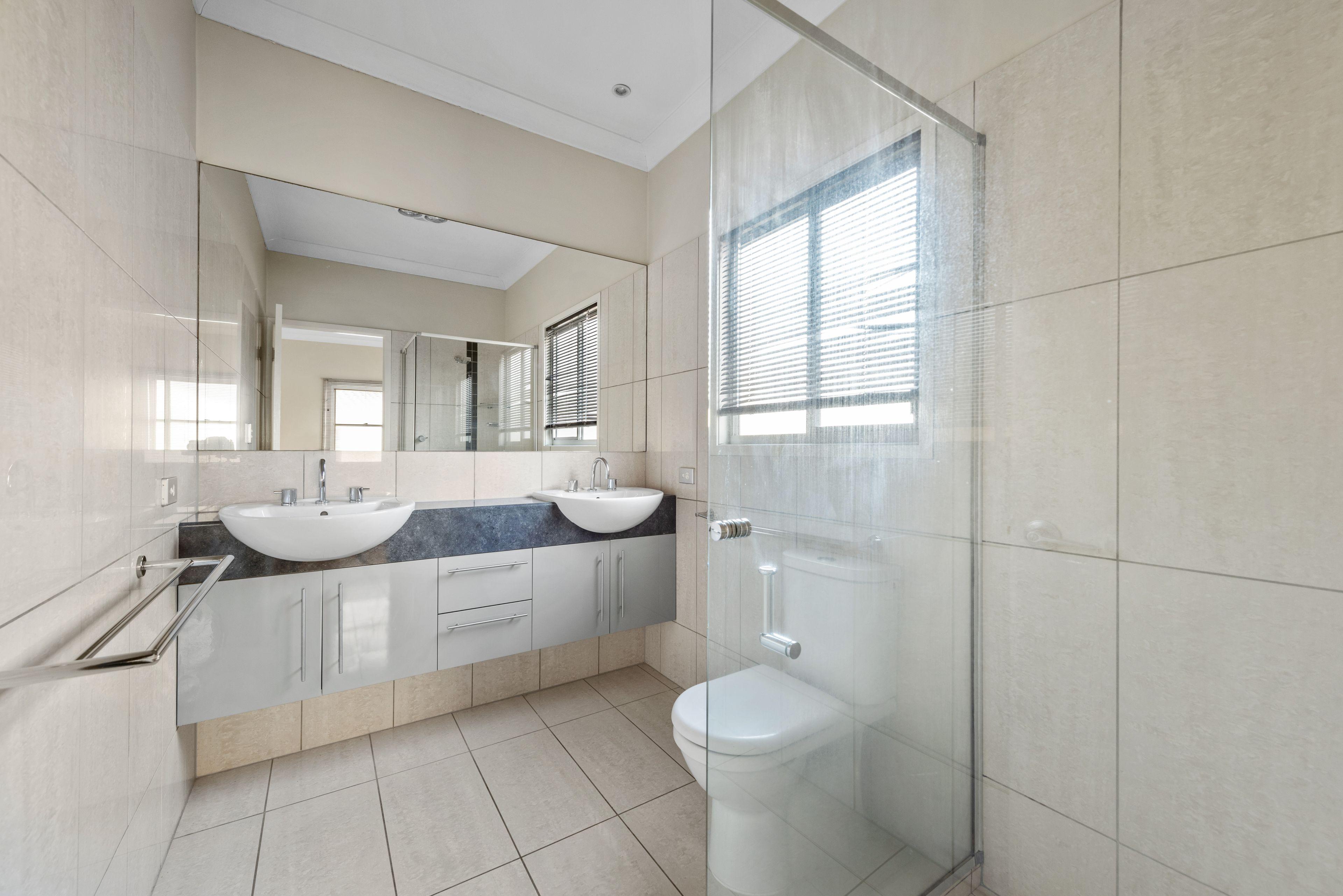 Modern entertainer's home