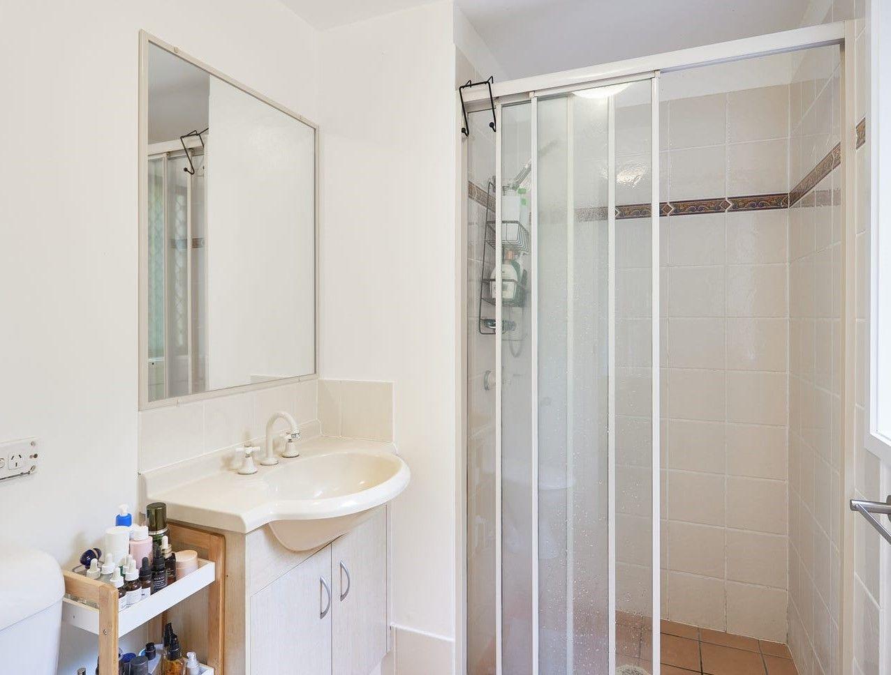 2-Bedroom Unit in the Heart of Burleigh Heads