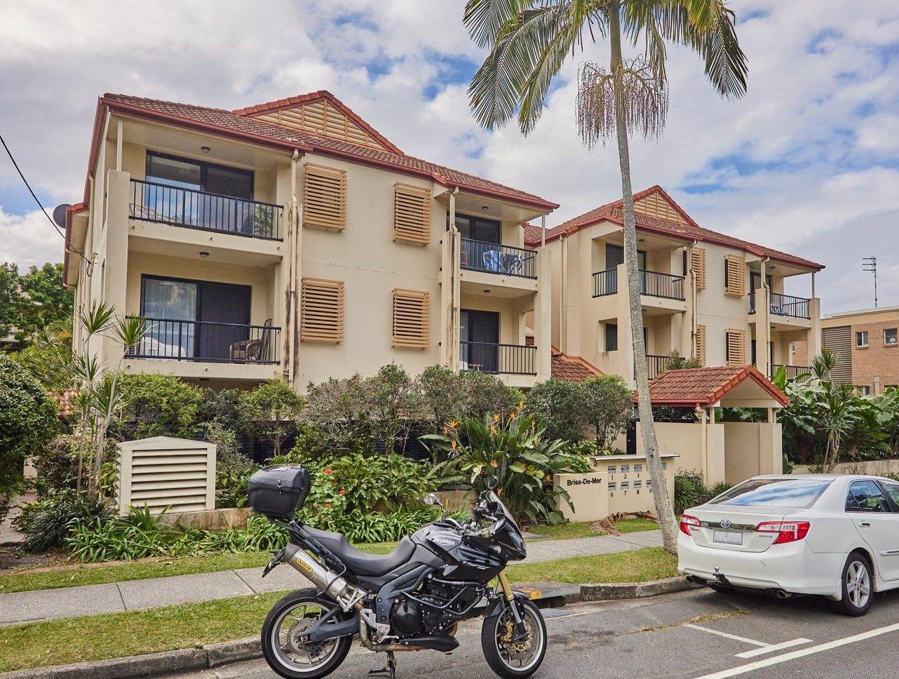 2-Bedroom Unit in the Heart of Burleigh Heads