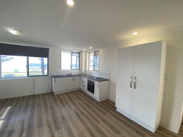Beachside Living - 2 Bedroom Unit on Marine Parade