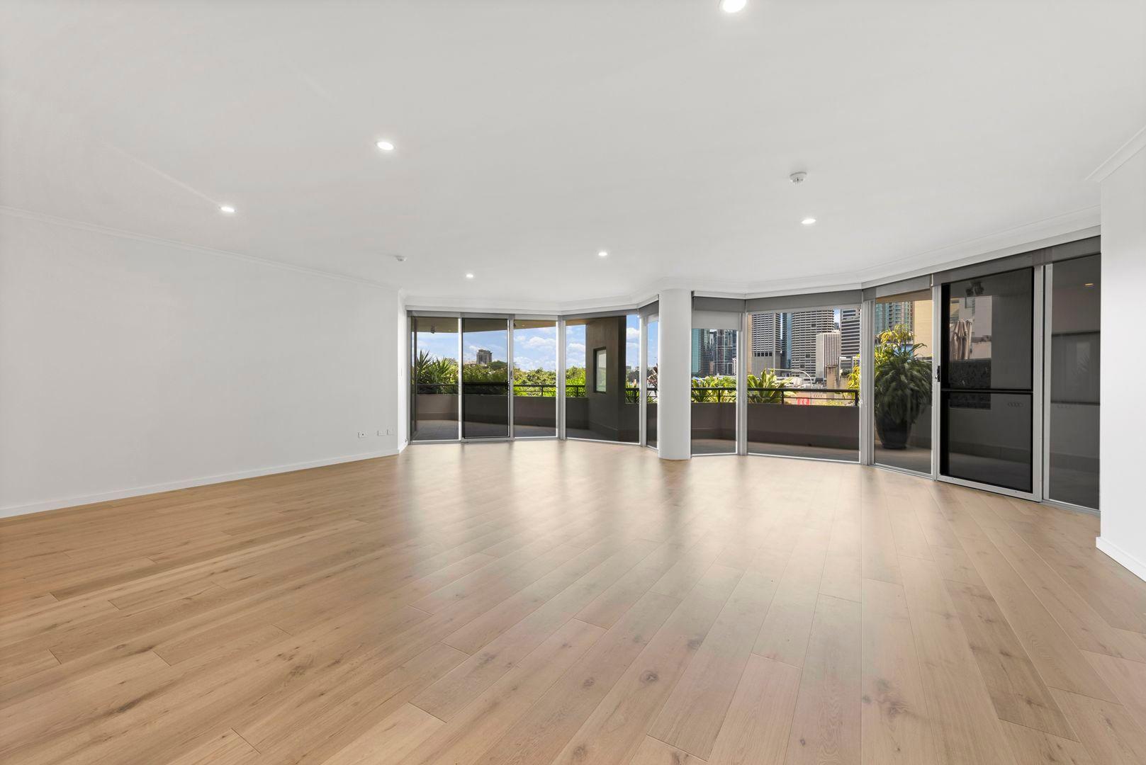 BREATHTAKING 4 BED 3 BATH WITH PRIME CITY VIEW - Rent increase to $1950 from 09/11/2025