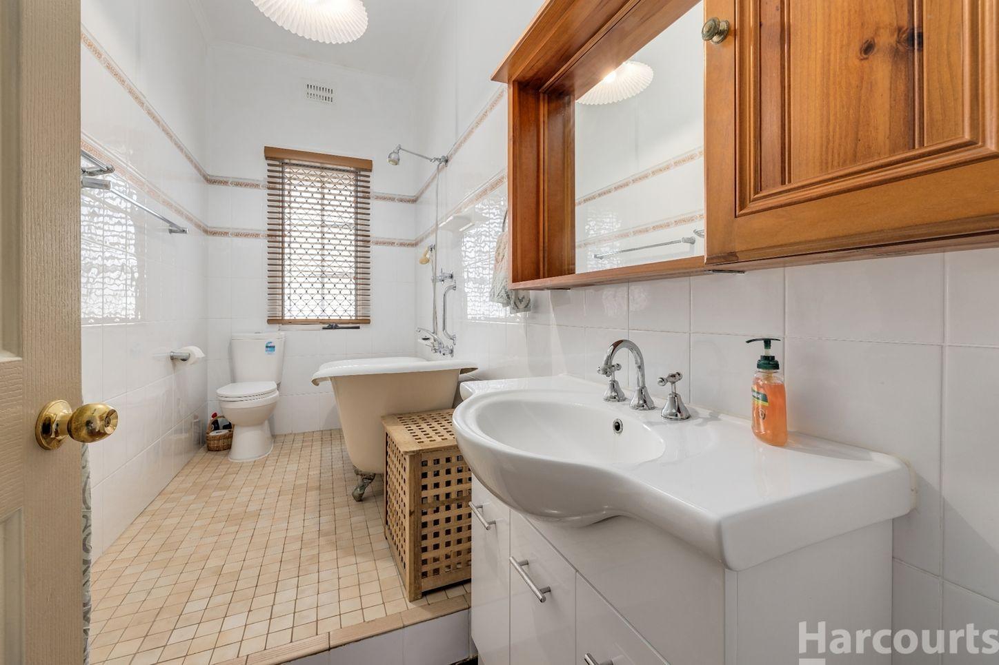 9 Wide Street, West Kempsey, NSW 2440 - House for Rent - harcourts.net