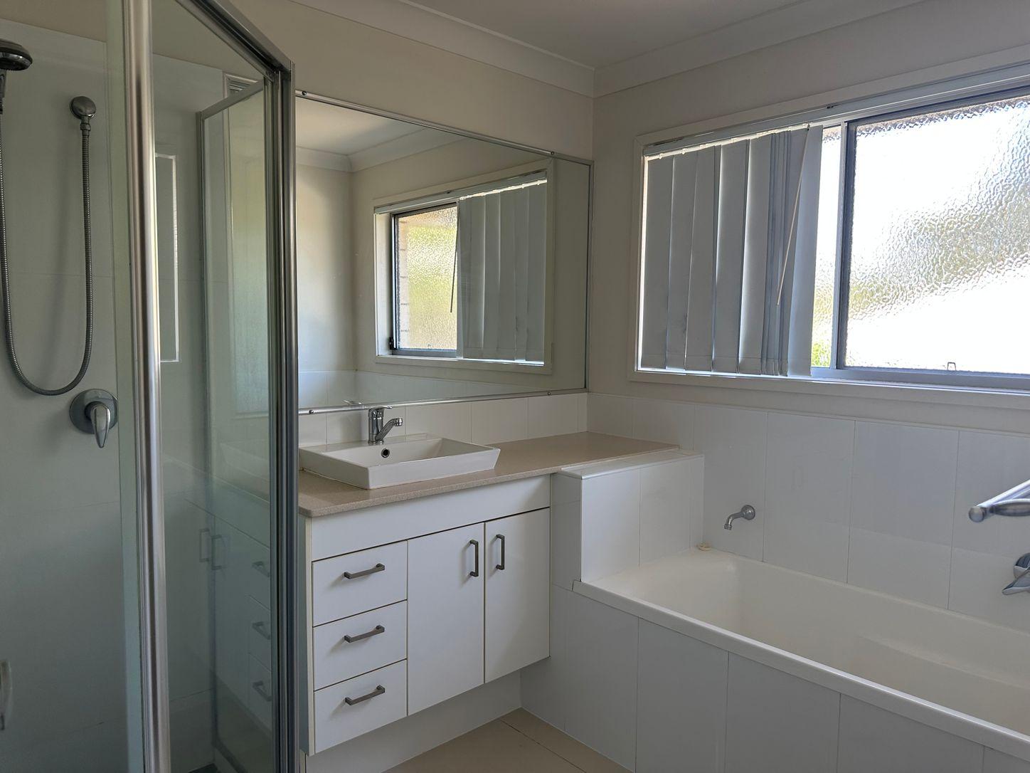 35 Hadrian Cr, PACIFIC PINES, QLD 4211 - House for Rent - harcourts.net