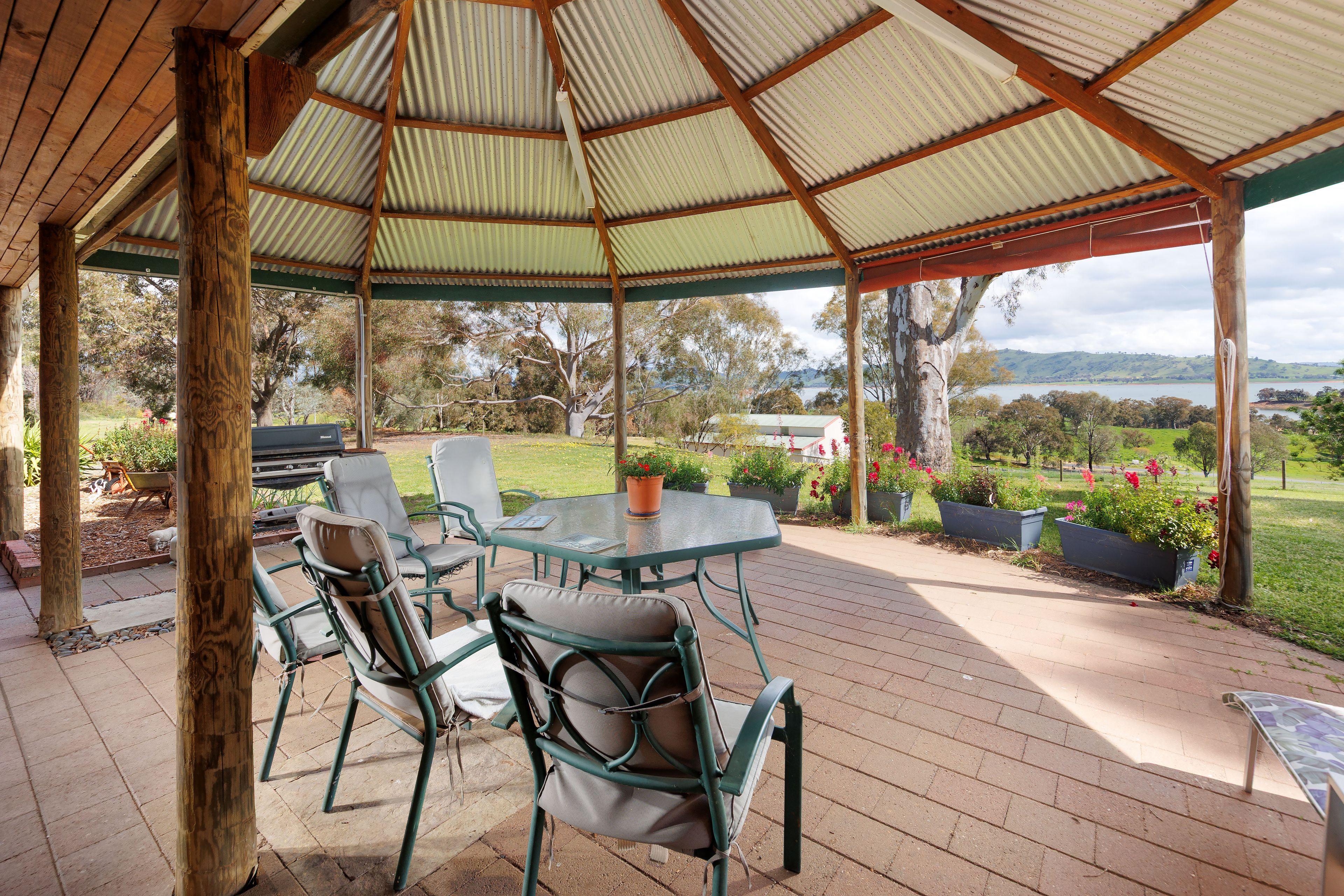 Stunning Lifestyle Property