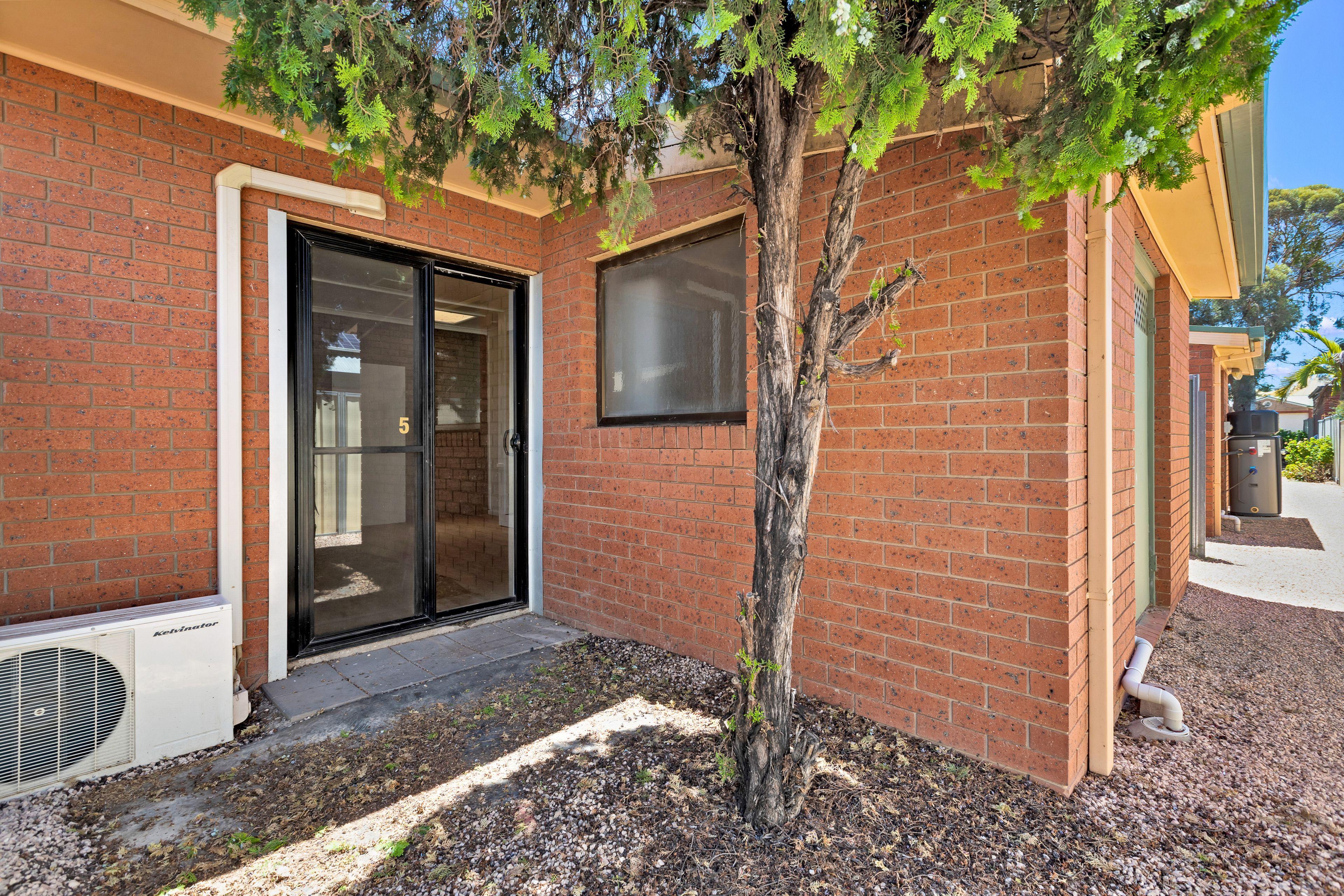 Prop-GPT: House: VIC Mildura, VIC 3500 Low Maintenance Studio Unit