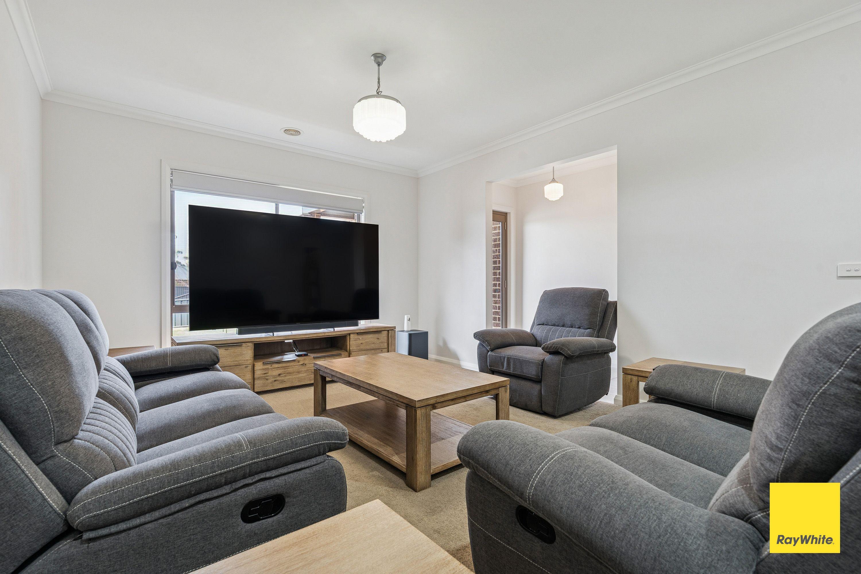 Family Home in Sought-After Strathdale