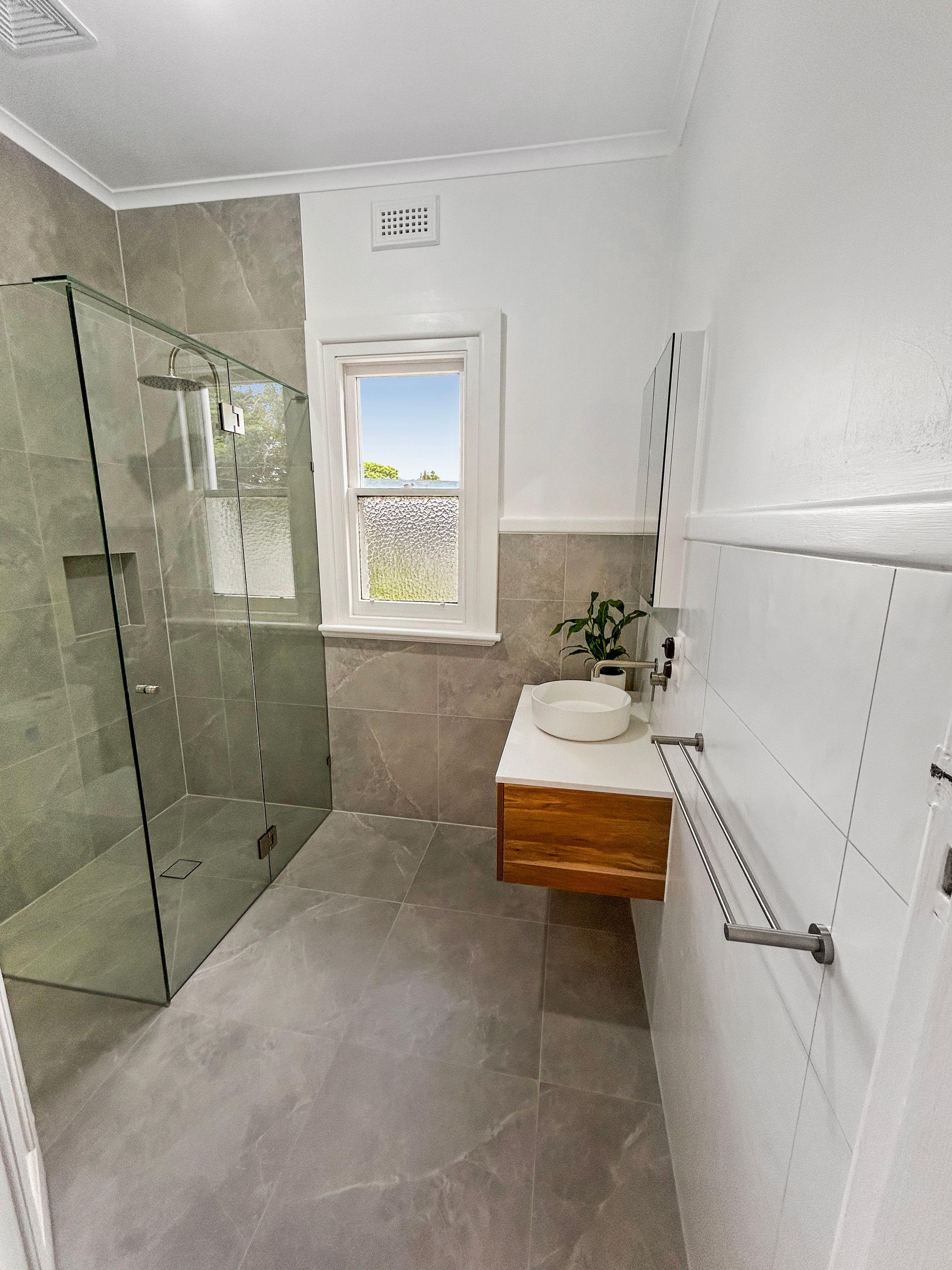 Charming Character Home in Prime Seymour Location