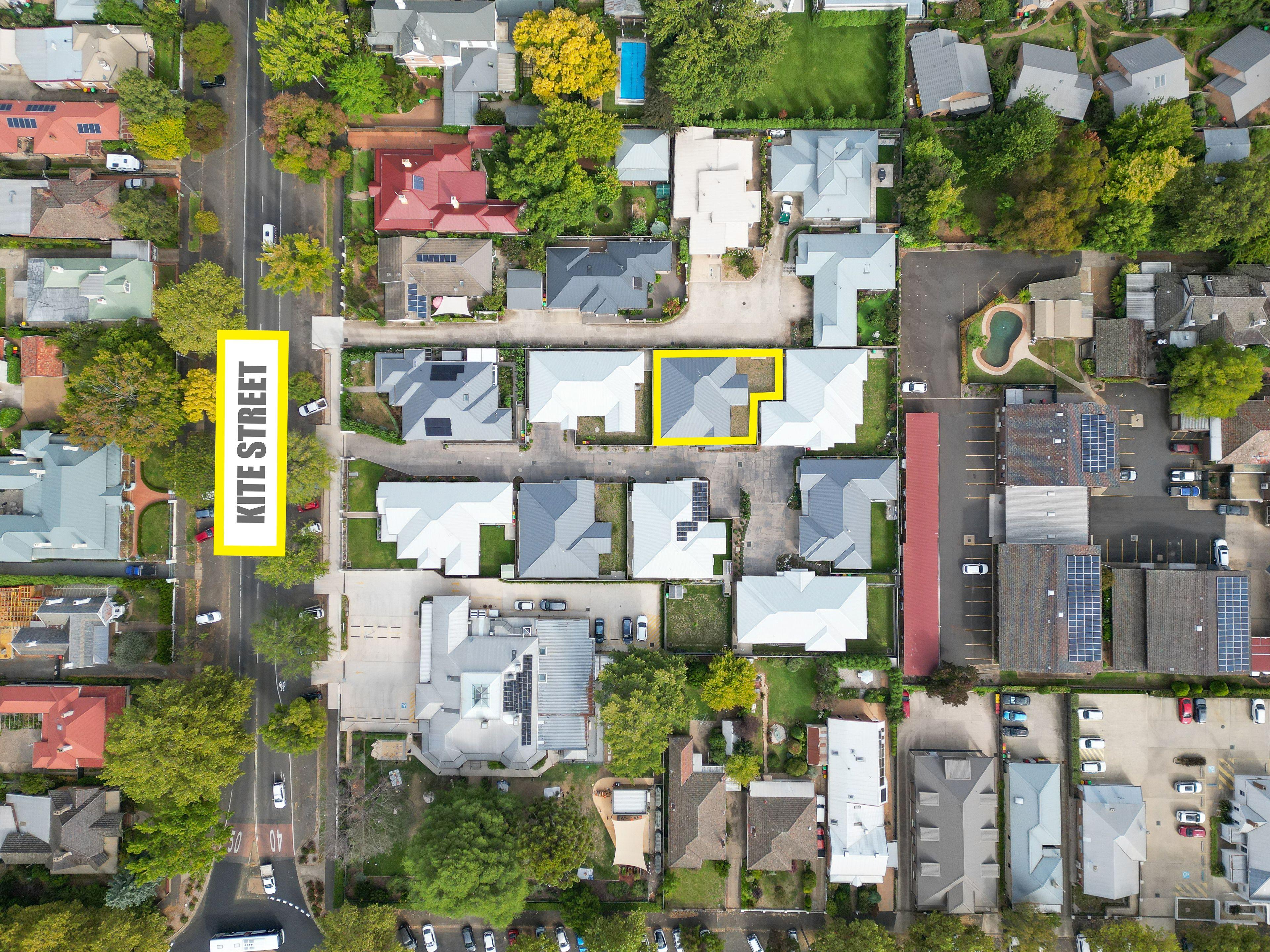 Timeless Elegance - Central Townhouse