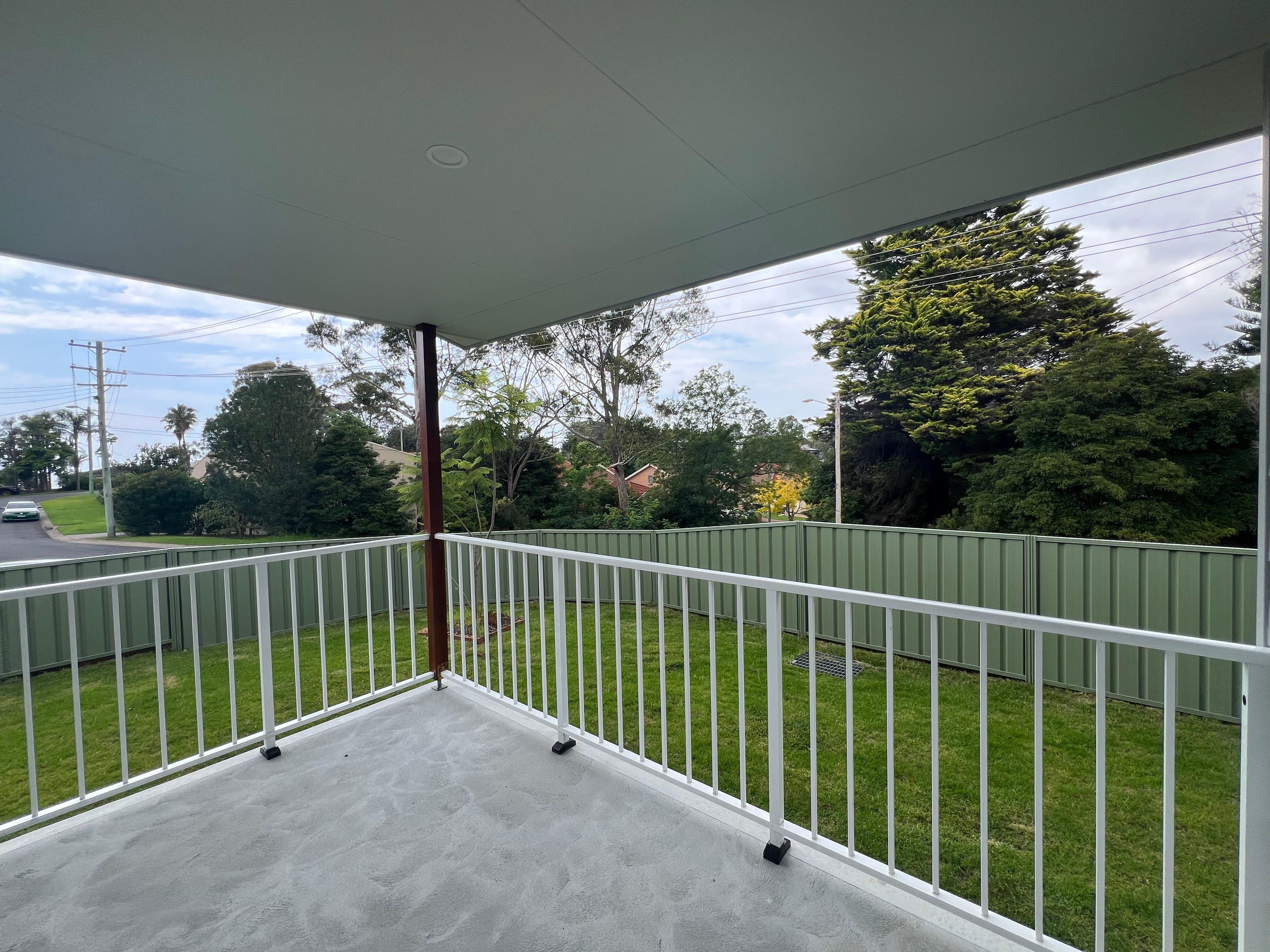 Modern Coastal Living with Ocean Glimpses