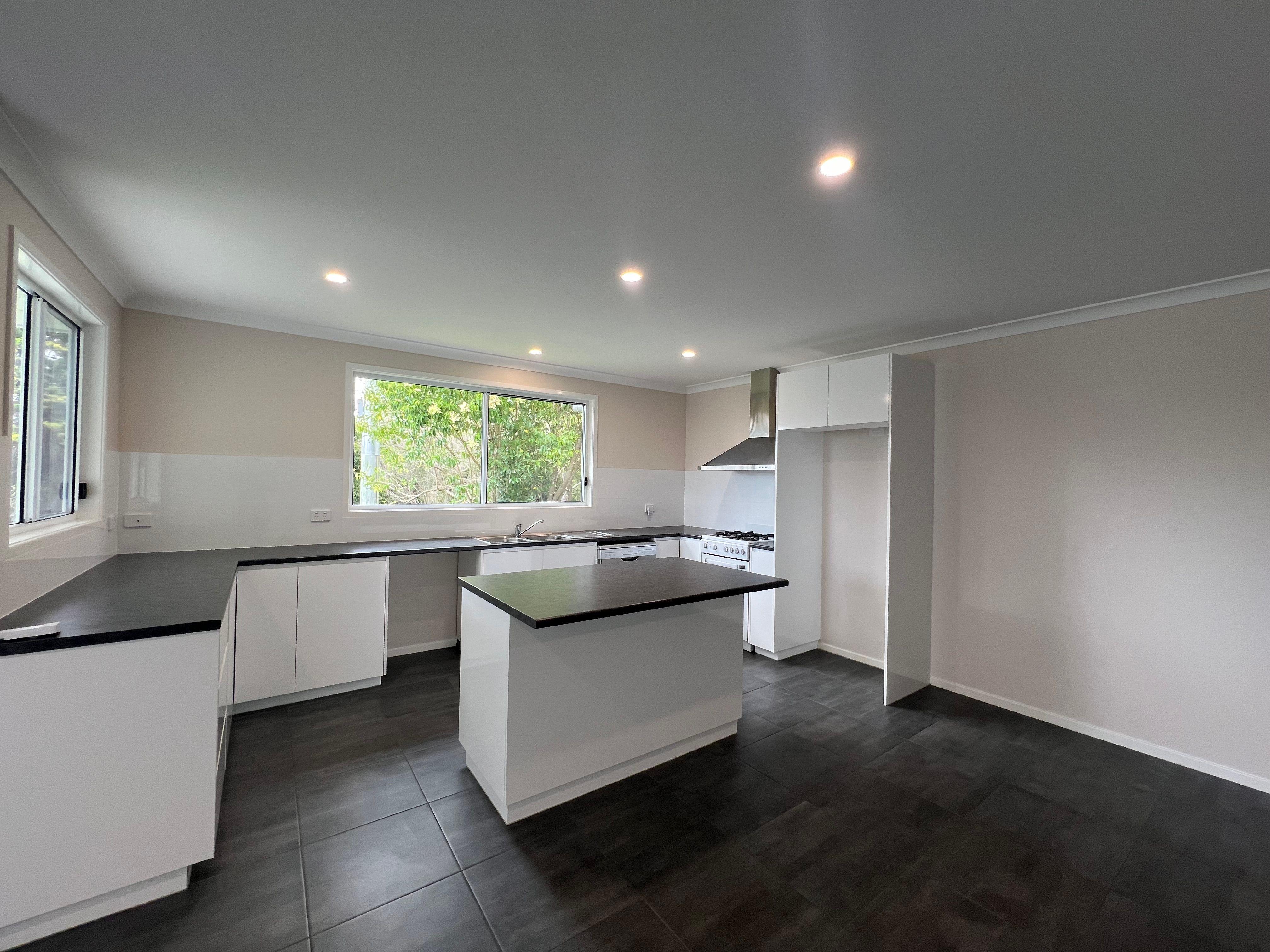 Modern Coastal Living with Ocean Glimpses