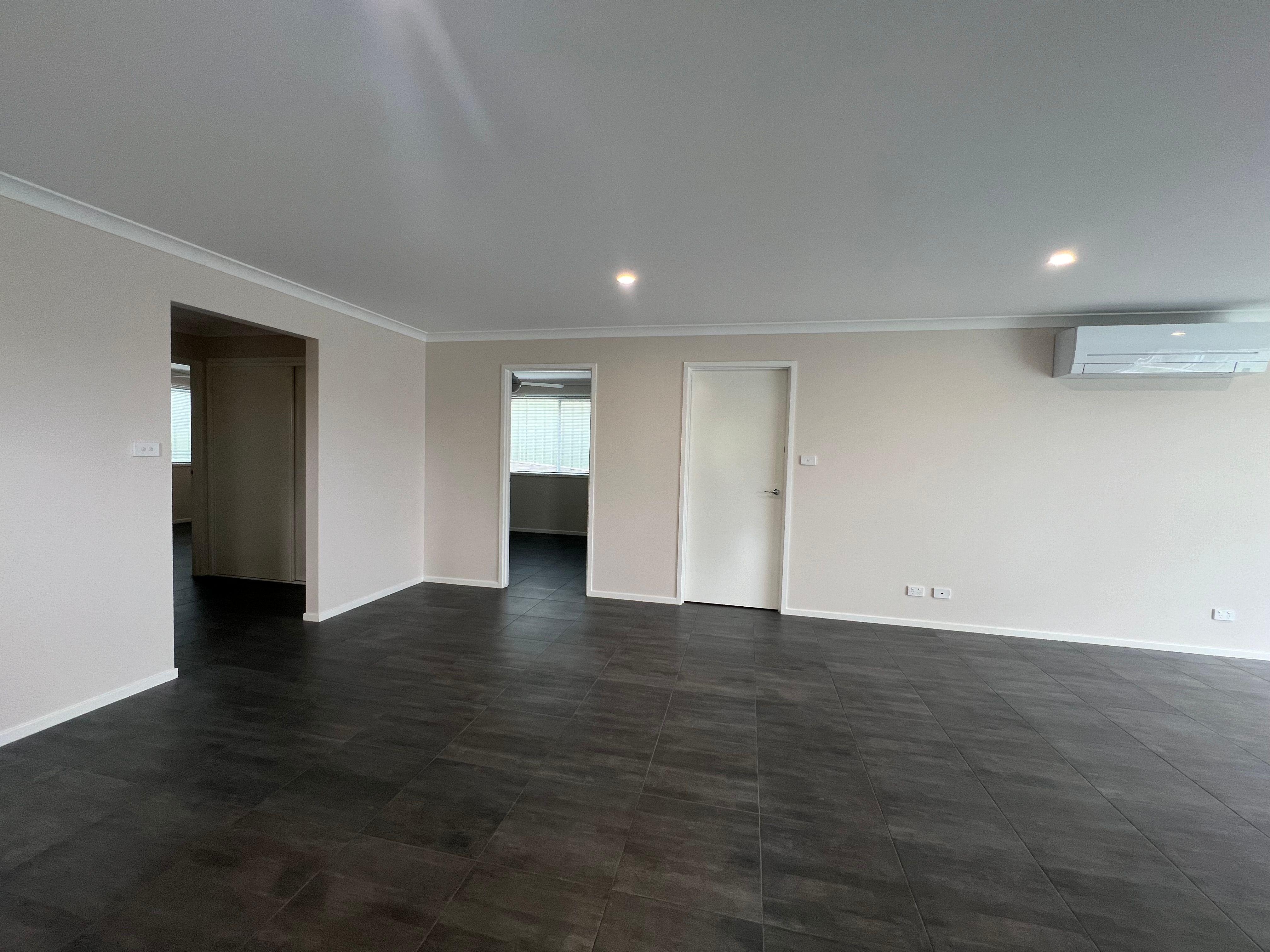 Modern Coastal Living with Ocean Glimpses