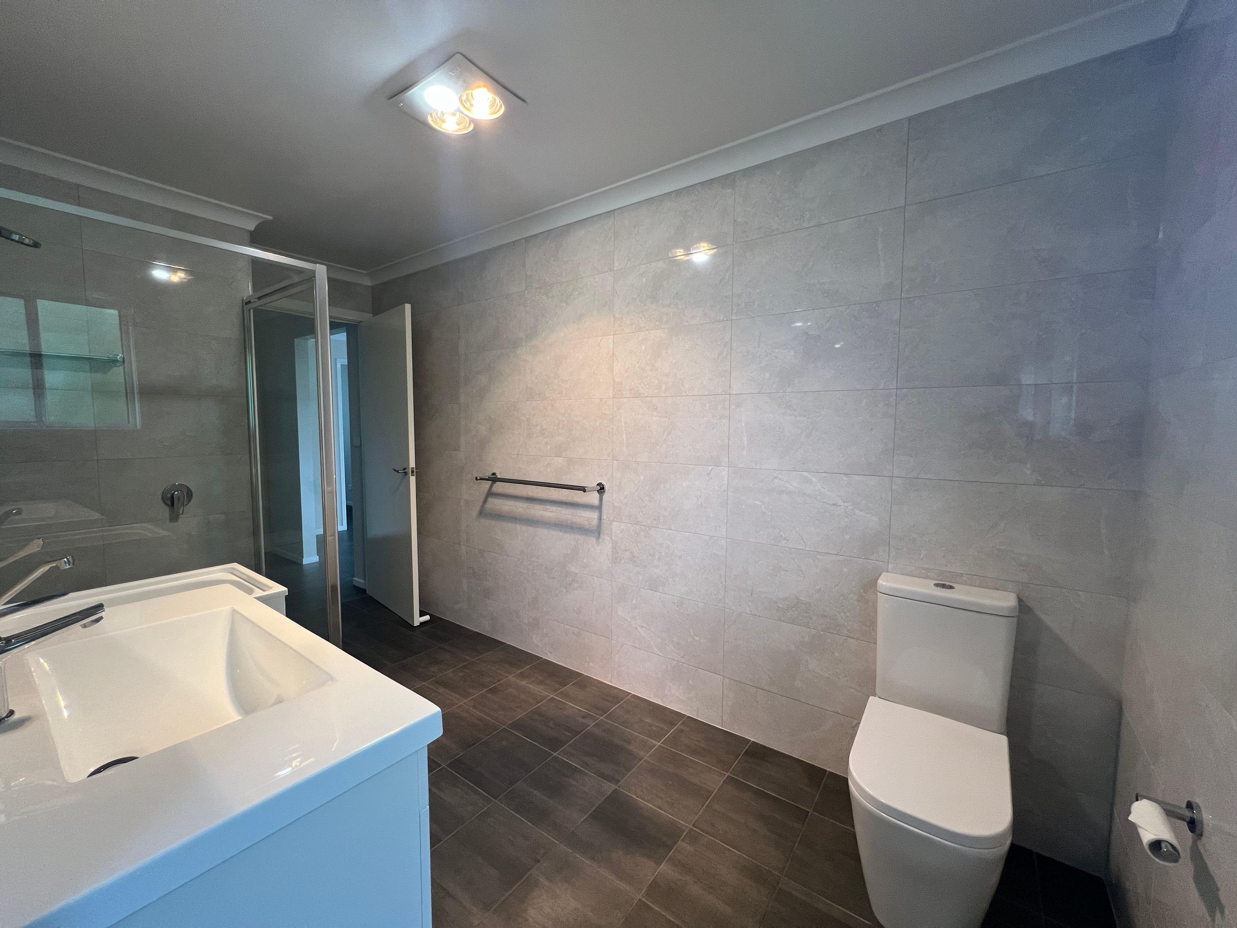 Modern Coastal Living with Ocean Glimpses