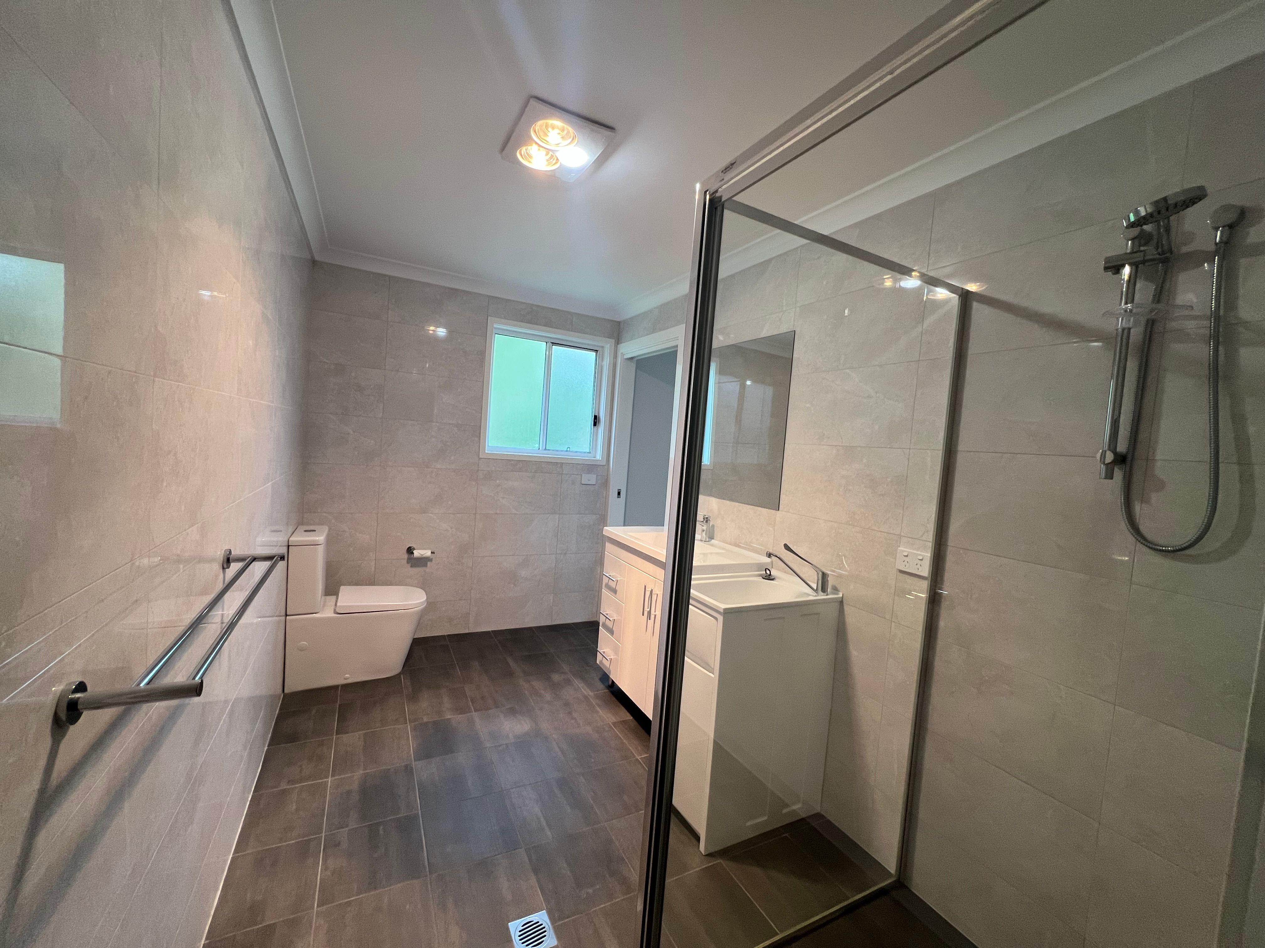 Modern Coastal Living with Ocean Glimpses