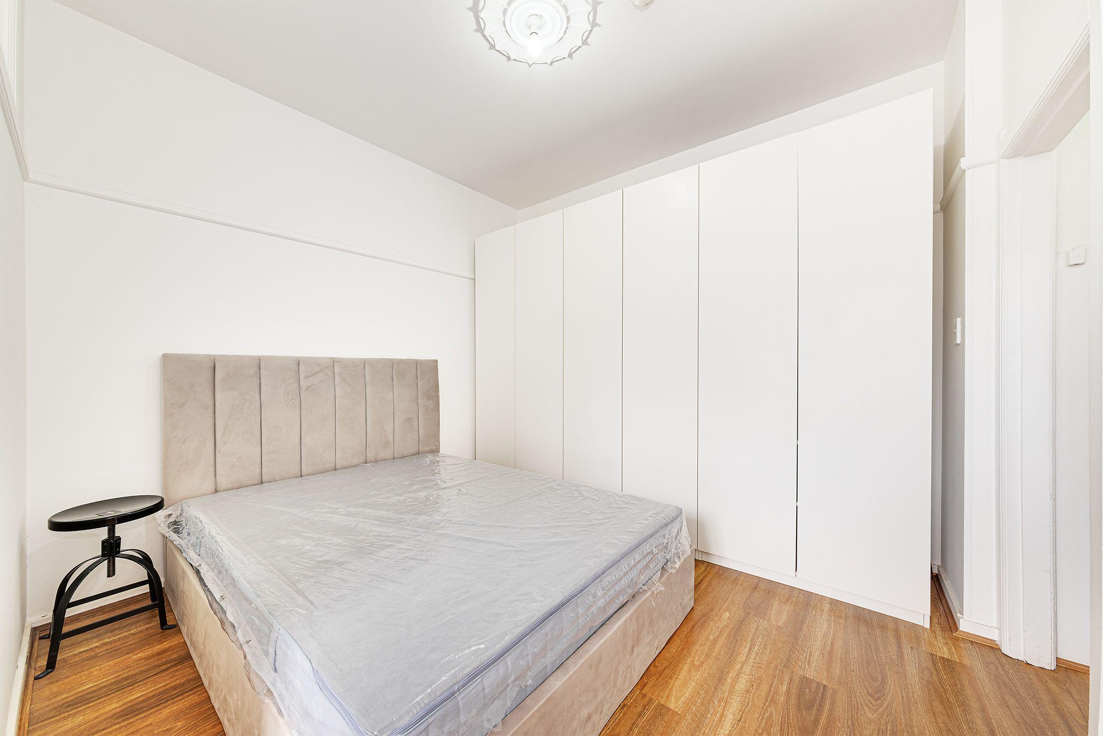 The Ultimate in Lifestyle Convenience - Partly Furnished