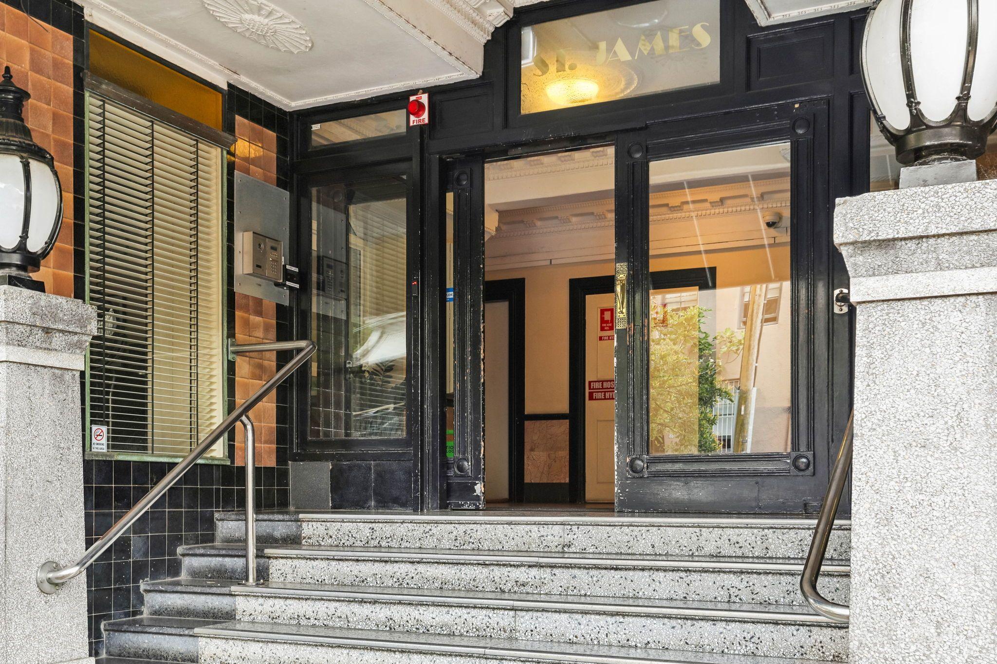 The Ultimate in Lifestyle Convenience - Partly Furnished