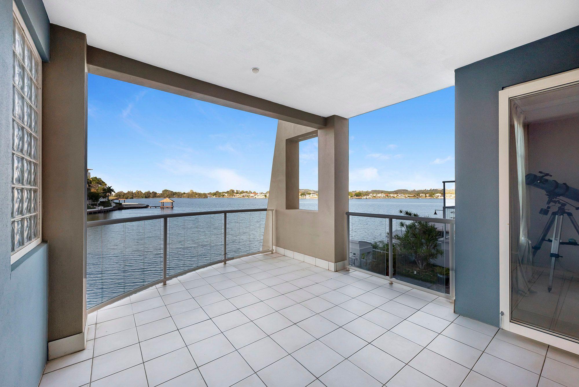 WATERFRONT PROPERTY IN VARSITY CBD