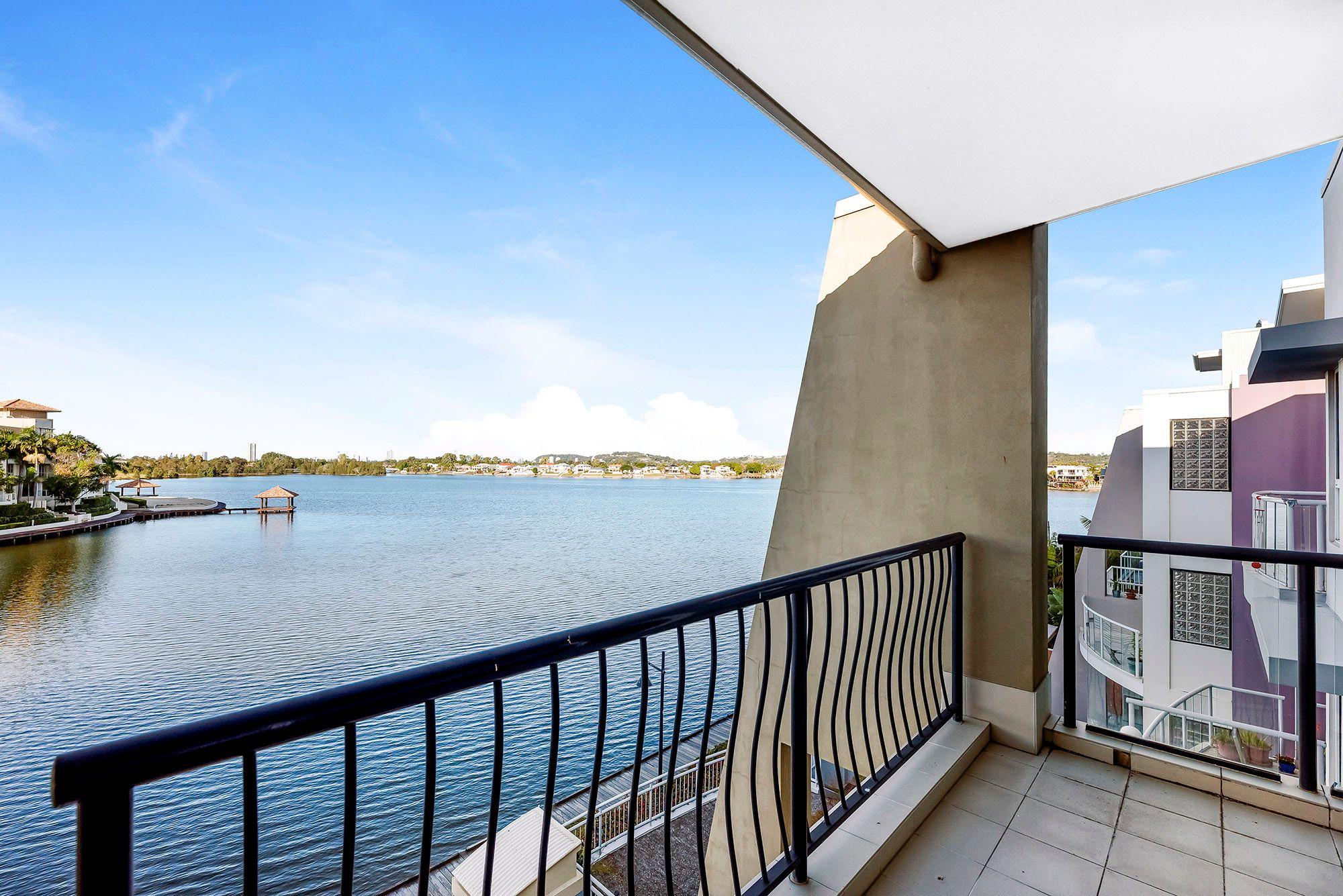 WATERFRONT PROPERTY IN VARSITY CBD