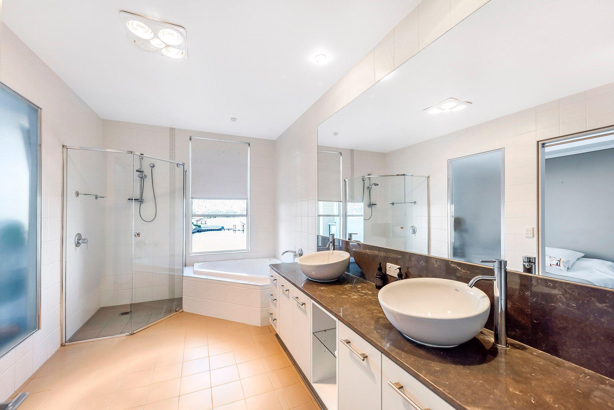 WATERFRONT PROPERTY IN VARSITY CBD