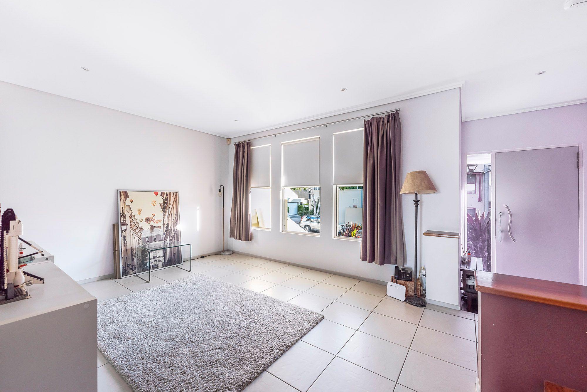 WATERFRONT PROPERTY IN VARSITY CBD