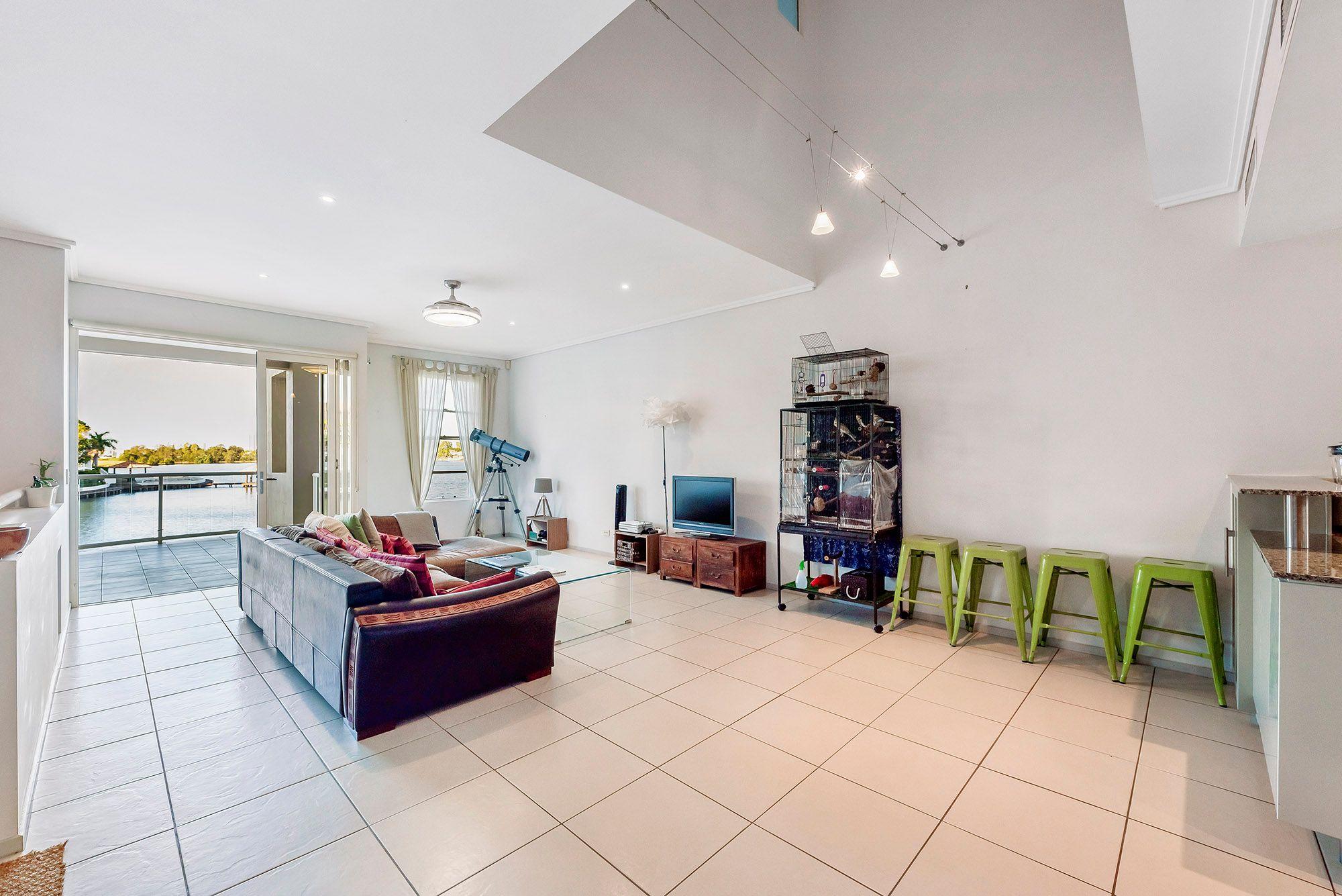 WATERFRONT PROPERTY IN VARSITY CBD