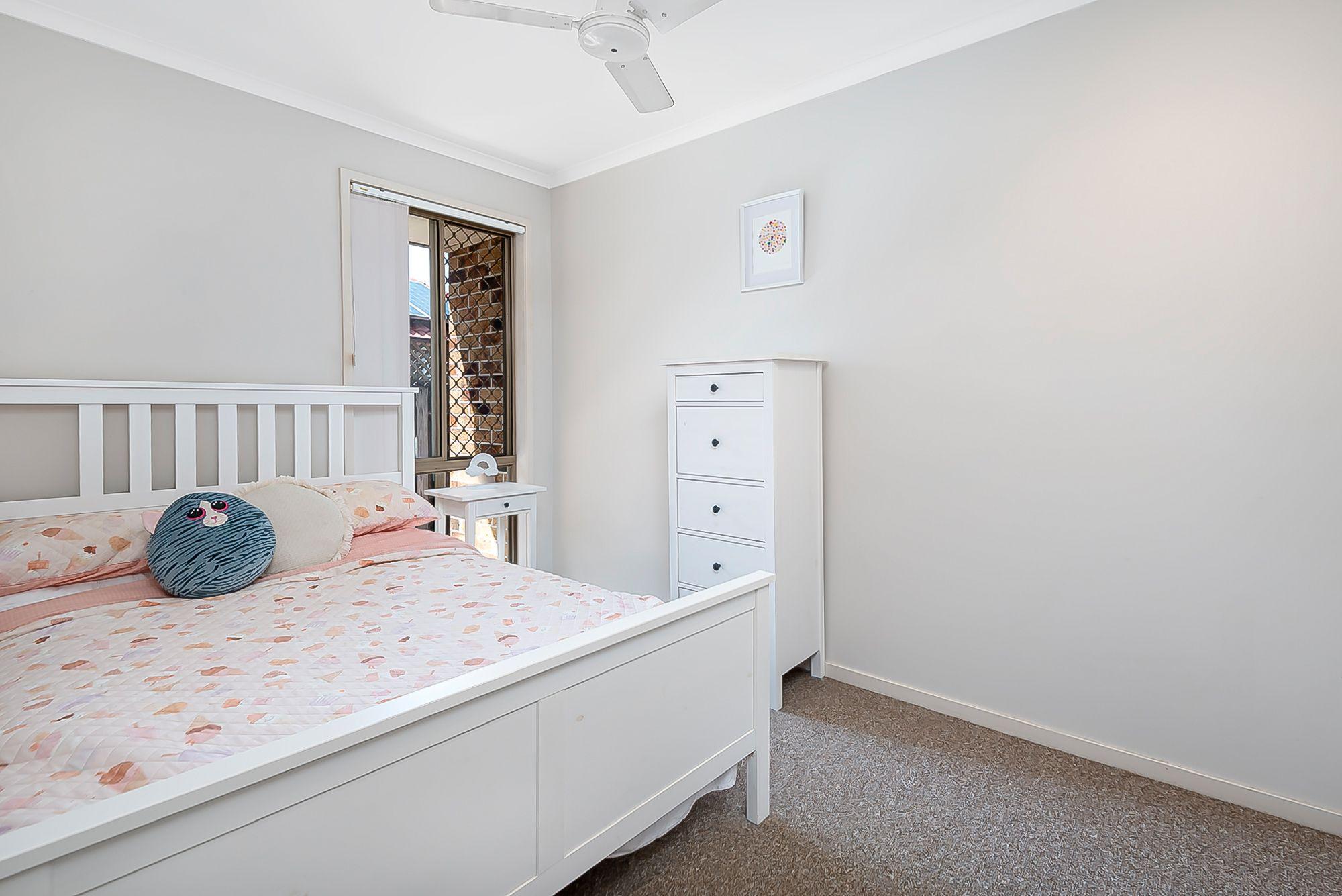 FAMILY HOME WITH POOL IN CENTRAL ROBINA