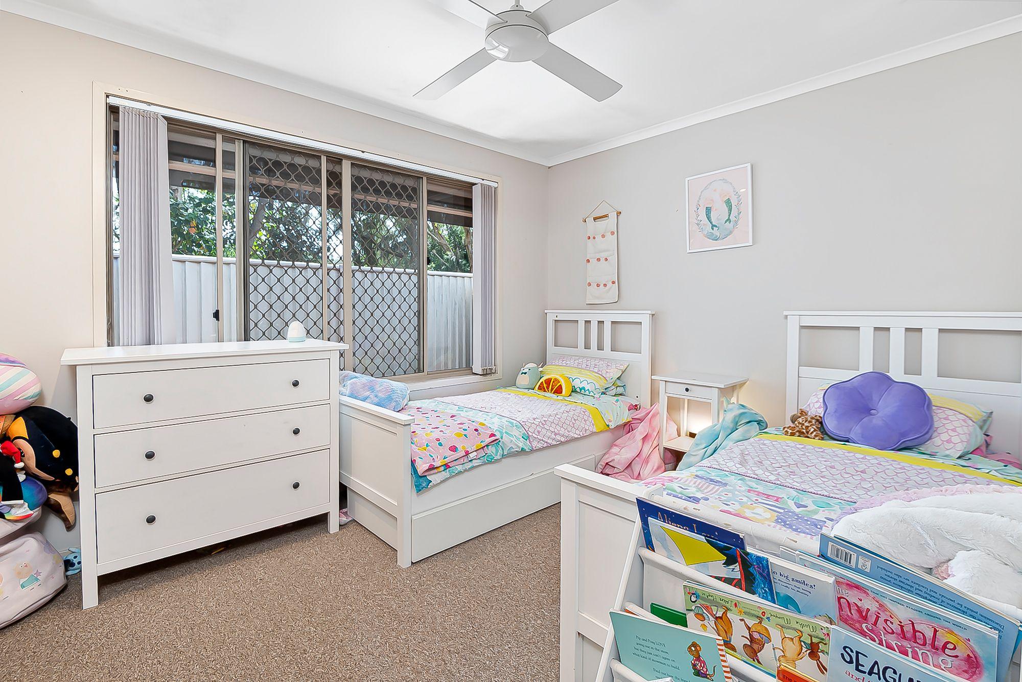 FAMILY HOME WITH POOL IN CENTRAL ROBINA