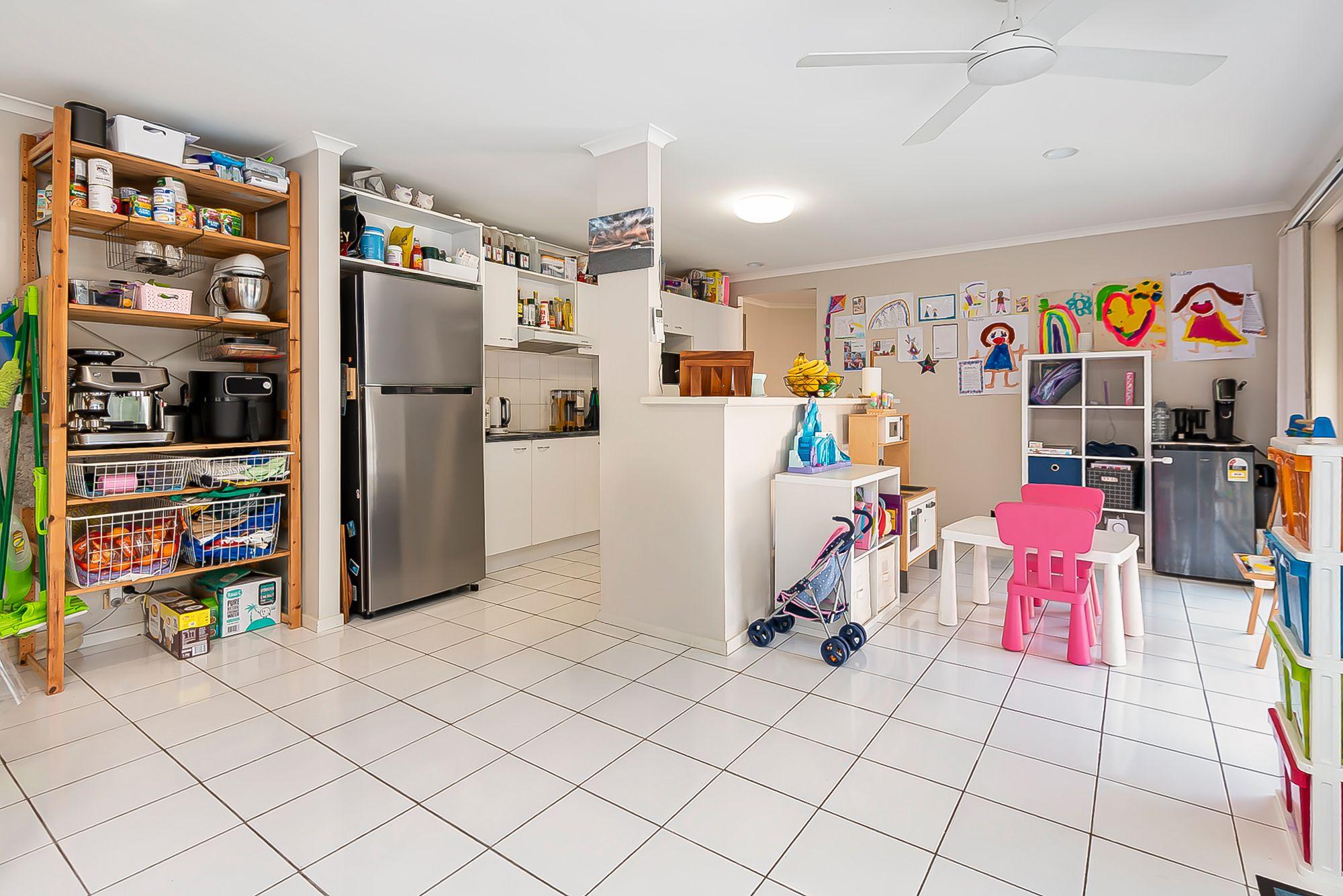 FAMILY HOME WITH POOL IN CENTRAL ROBINA