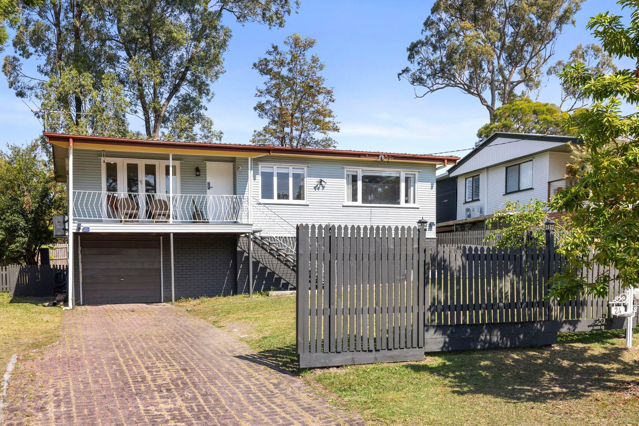 Prop-GPT: House: QLD Oxley, QLD 4075 Home For Rent