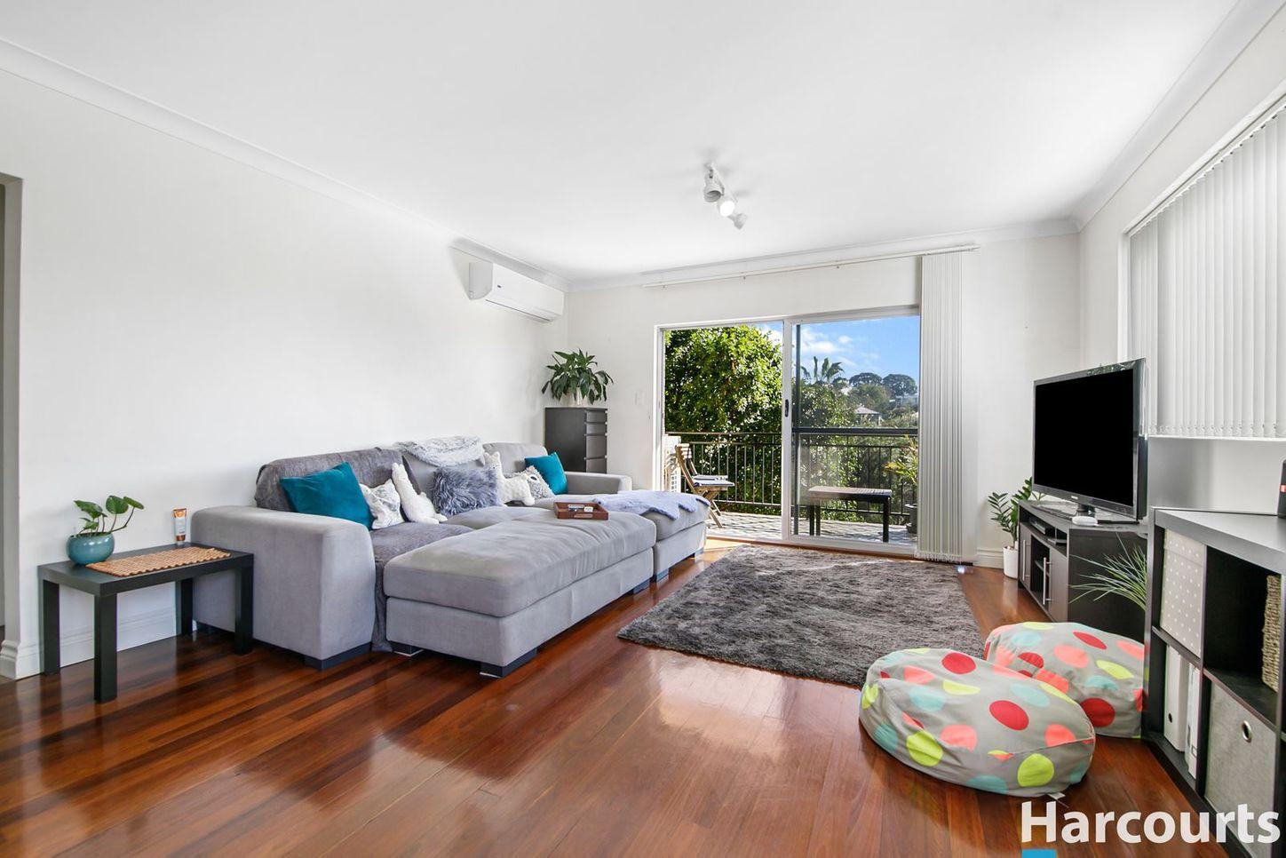 Prop-GPT: Property: QLD Bulimba, QLD 4171 Queensland 4171