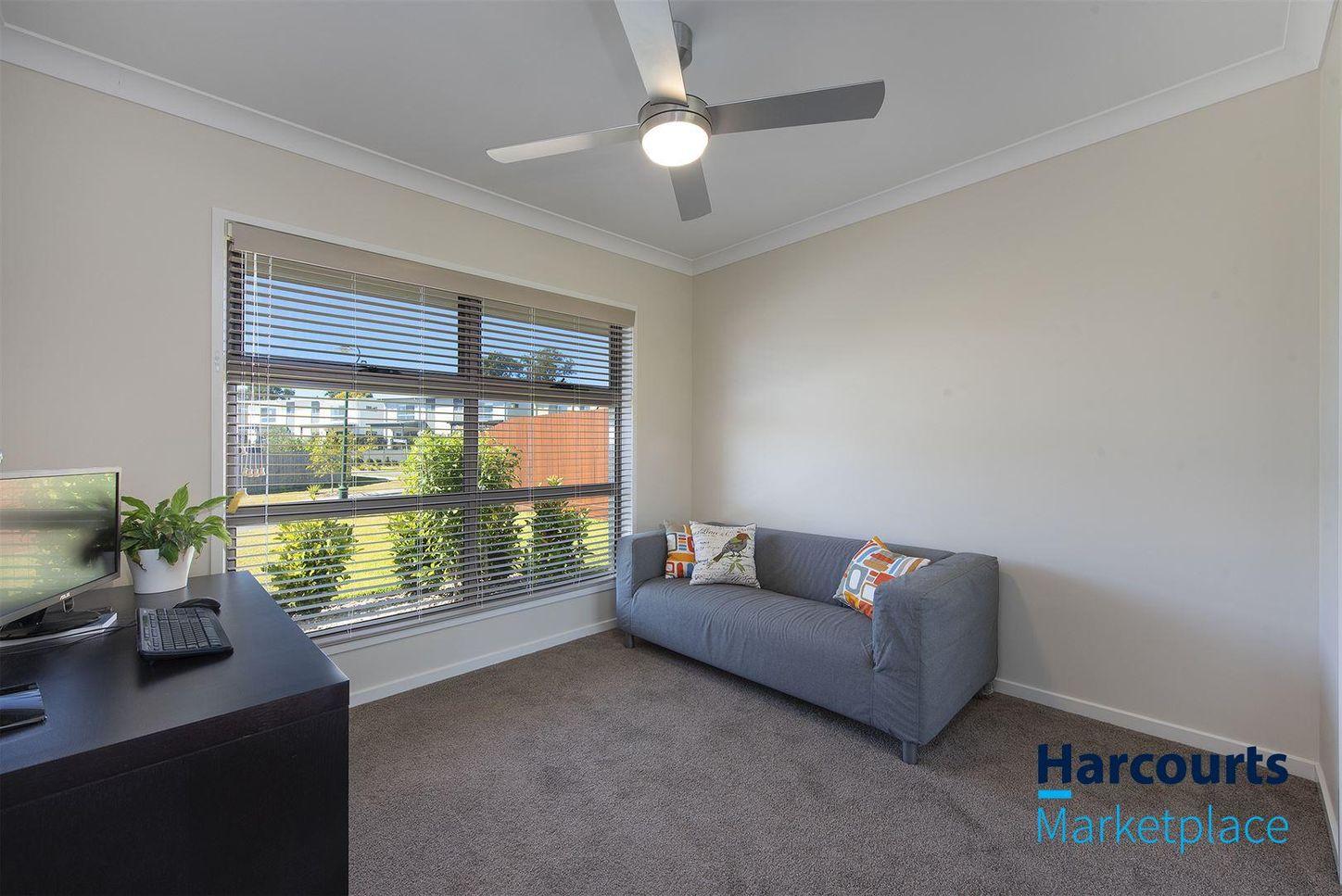 35 Woodgate Street, OXLEY, QLD 4075 - House for Rent - harcourts.net