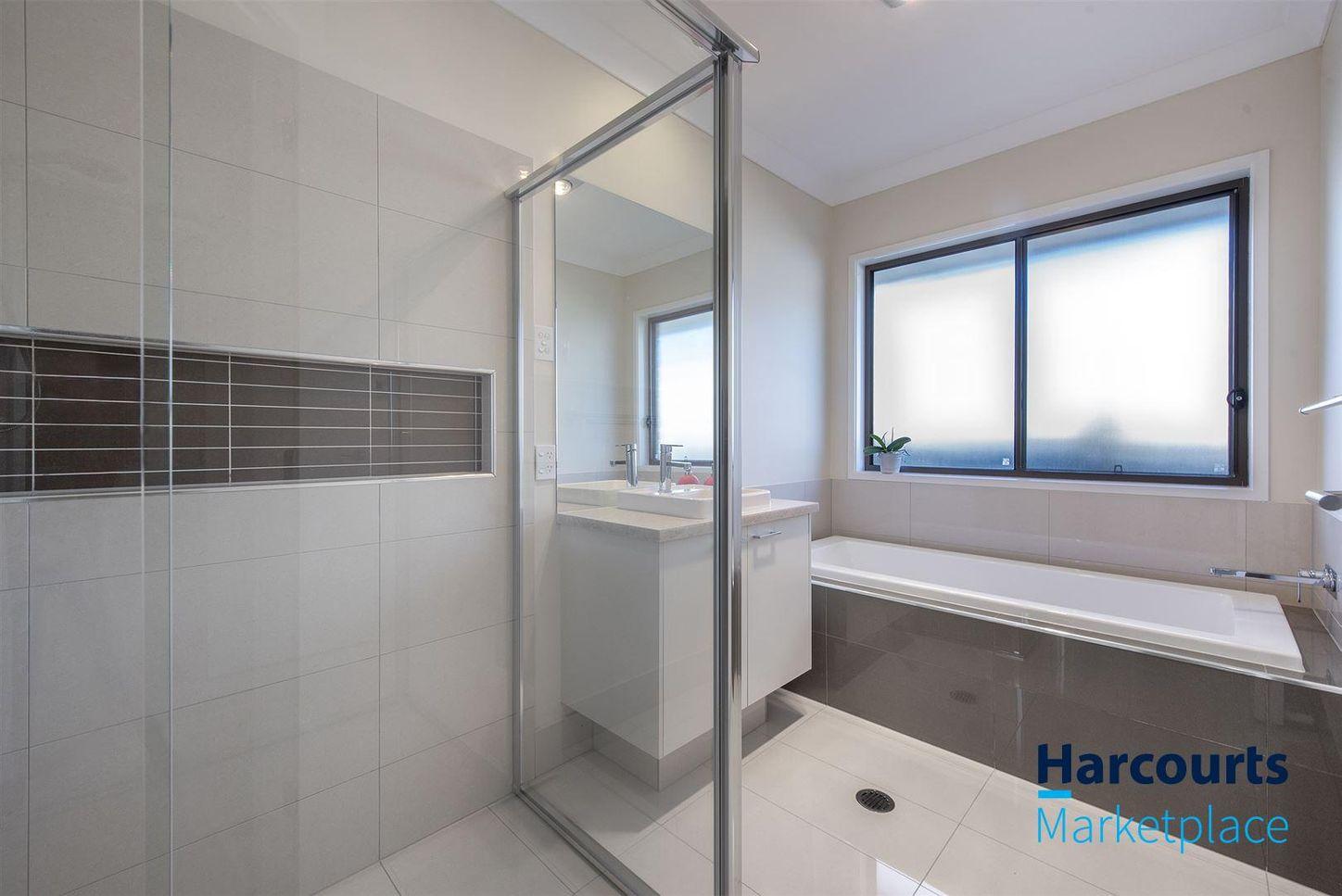 35 Woodgate Street, OXLEY, QLD 4075 - House for Rent - harcourts.net