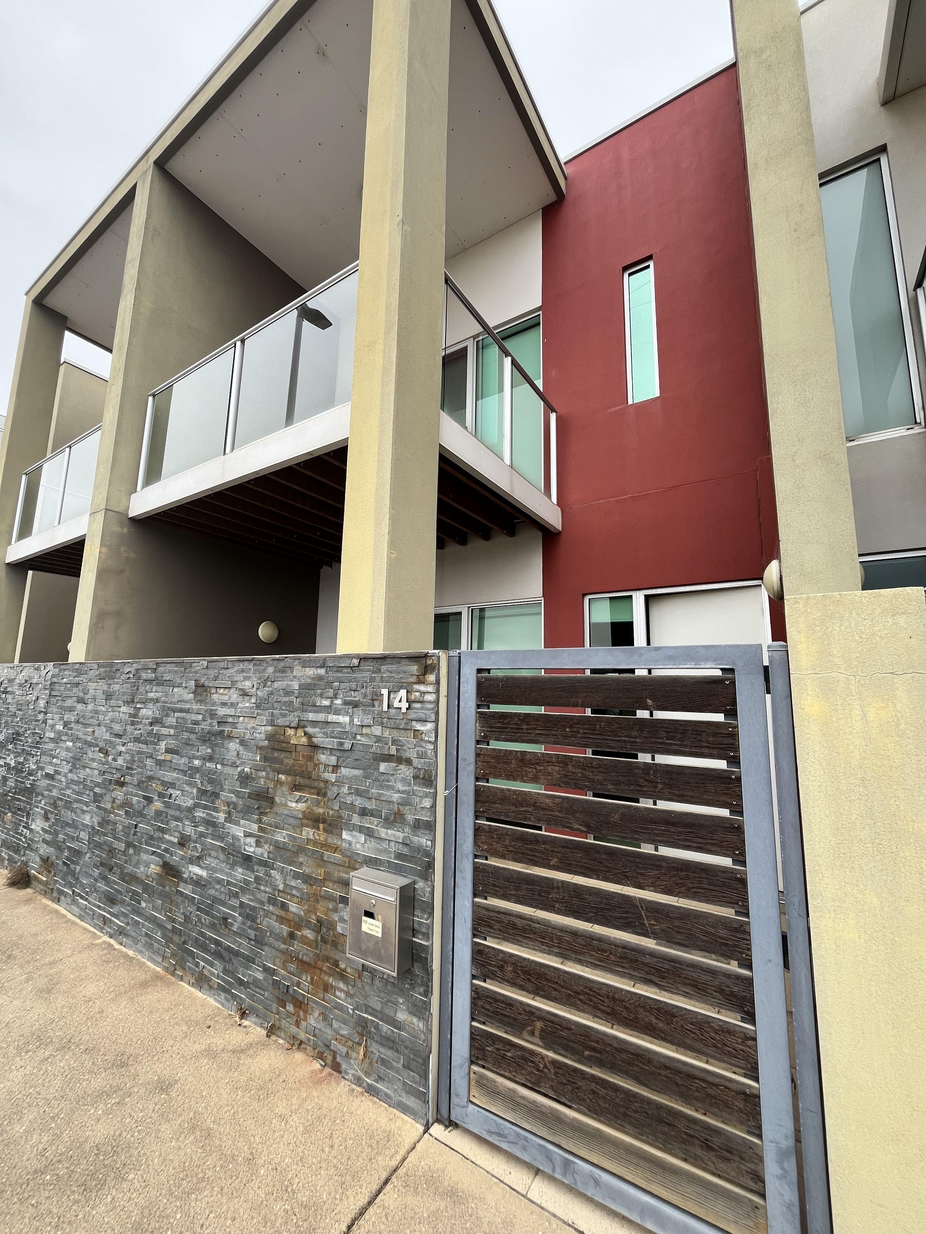 Prop-GPT: House: SA New Port, SA 5015 Low-Maintenance Living by the Water!