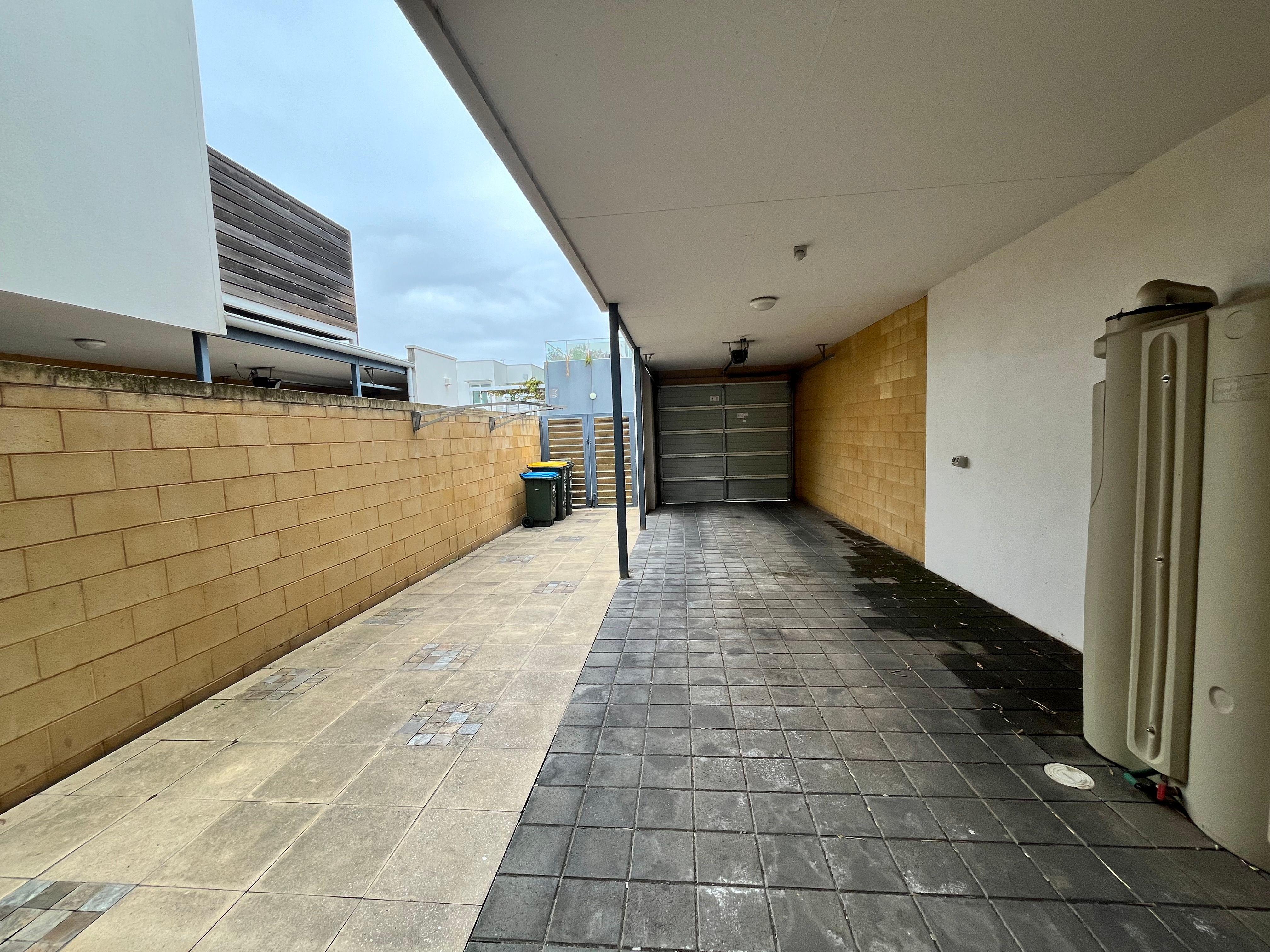 Low-Maintenance Living by the Water!