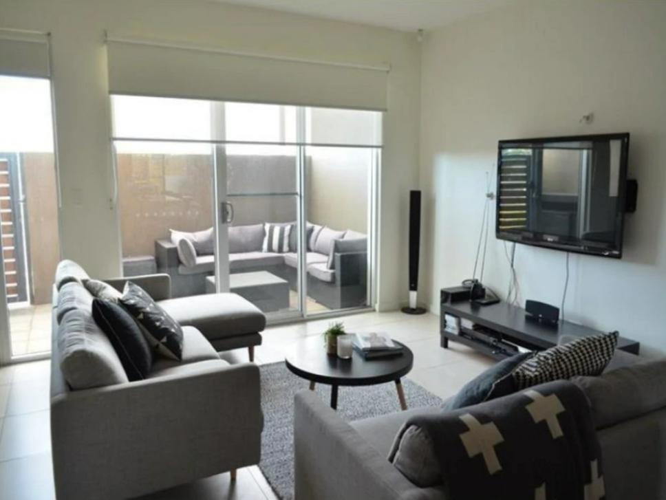 Low-Maintenance Living by the Water!