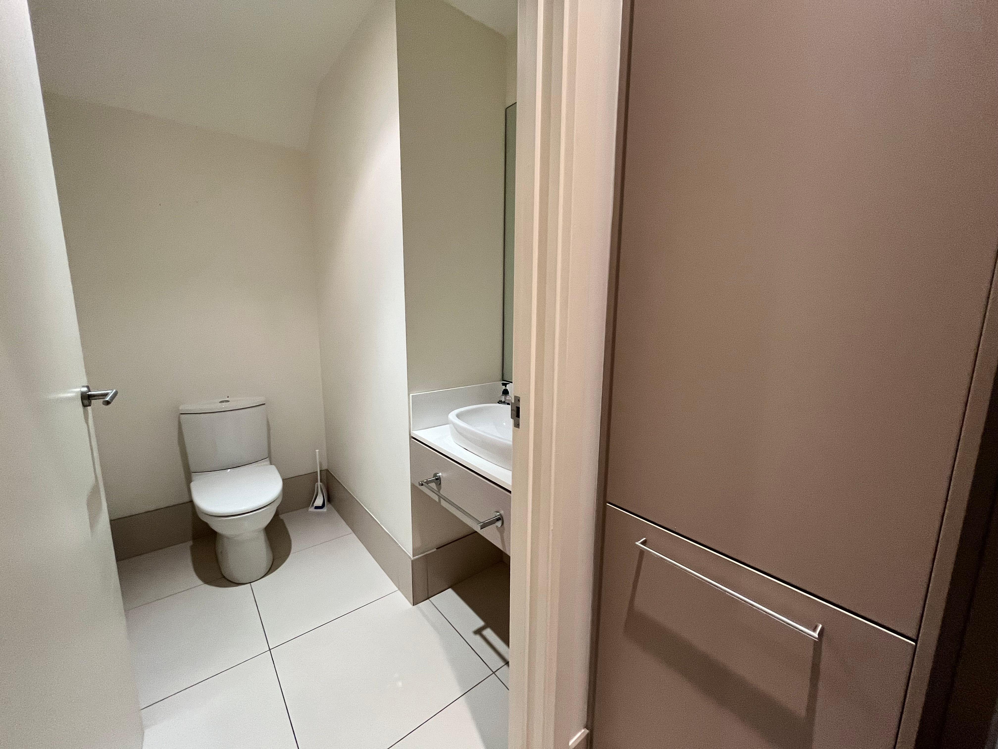 Low-Maintenance Living by the Water!