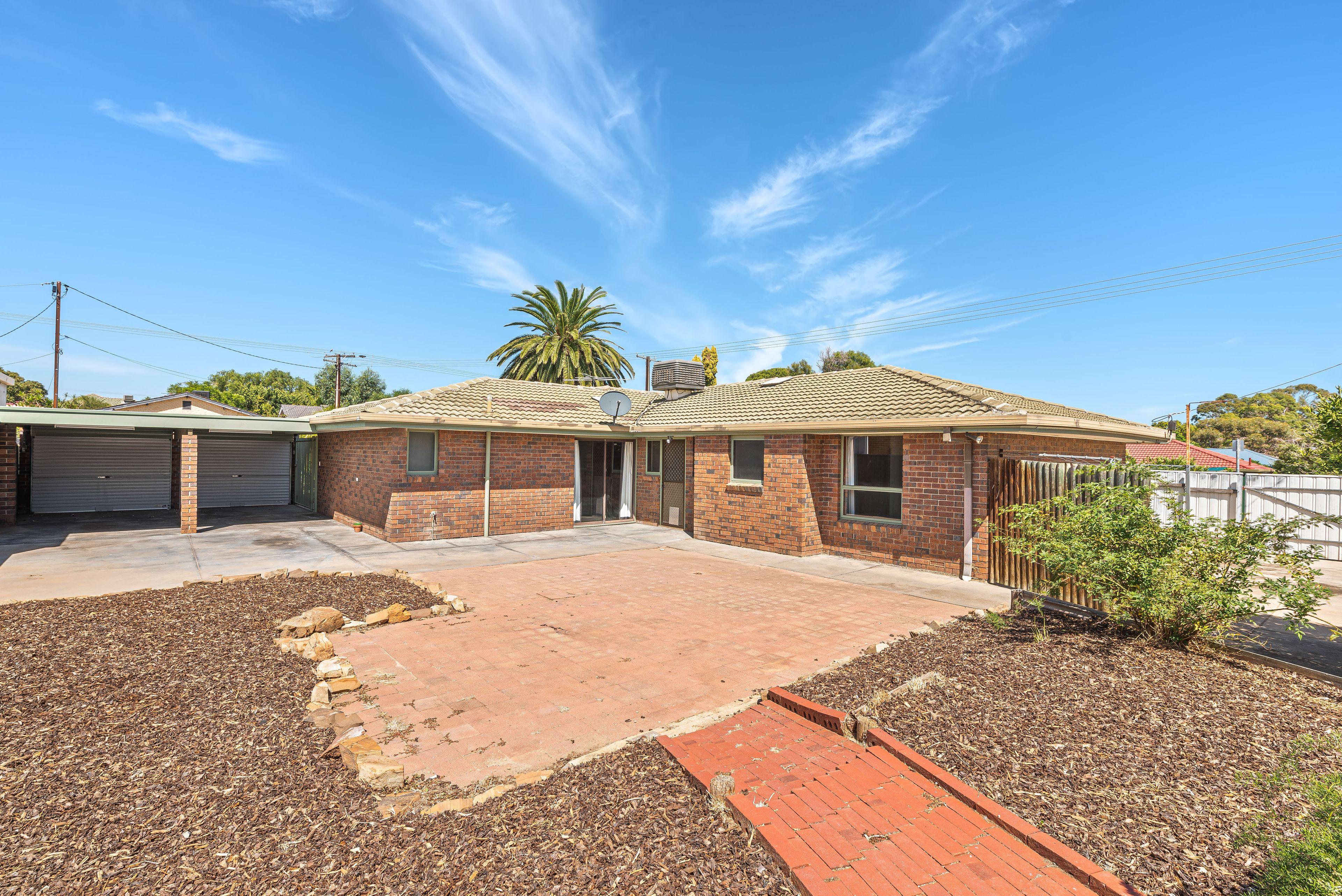 Spacious family home in great location!