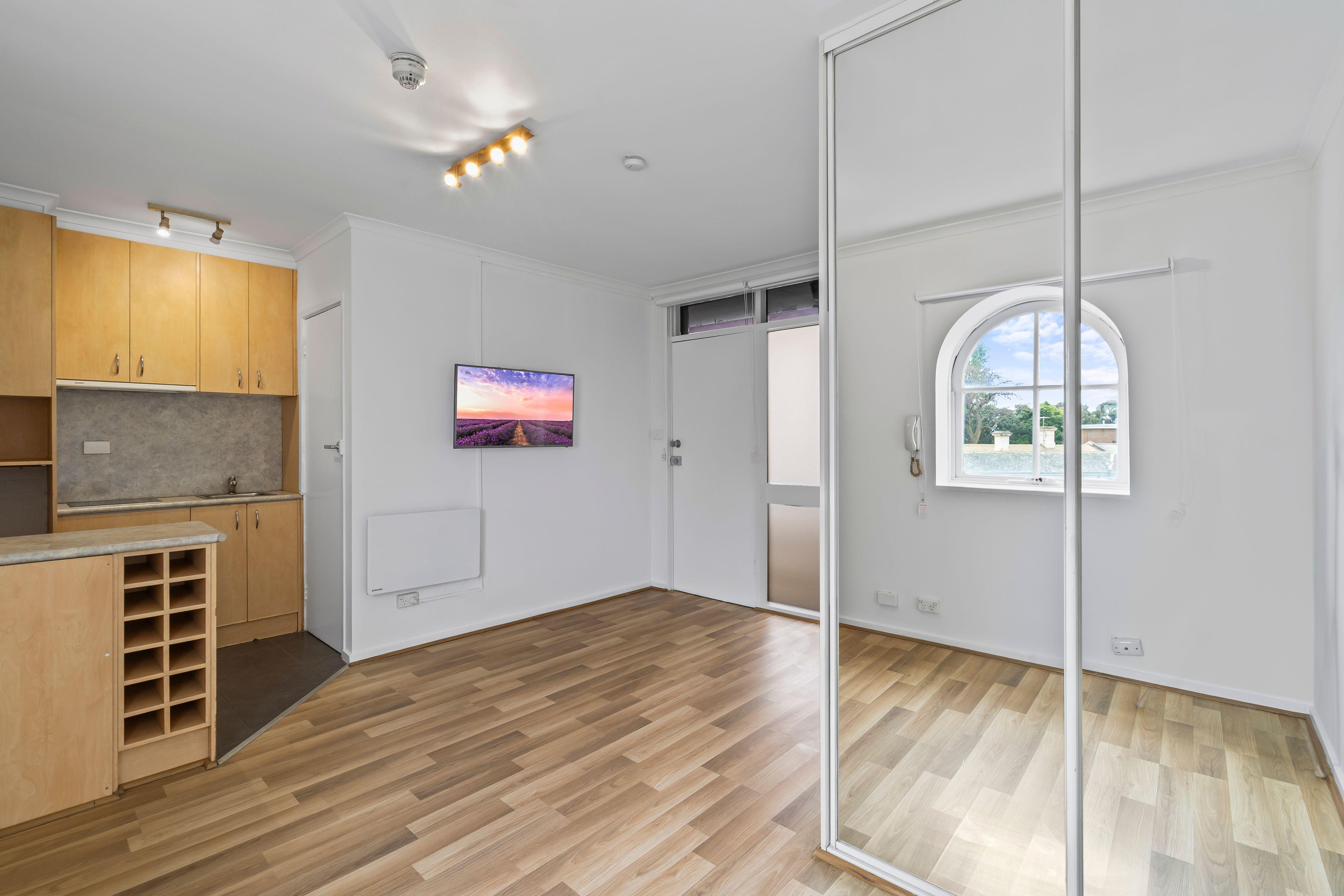 Well positioned in St Kilda Studio | VIC St Kilda, VIC 3182 | Prop-GPT the AI-Powered Property Portal
