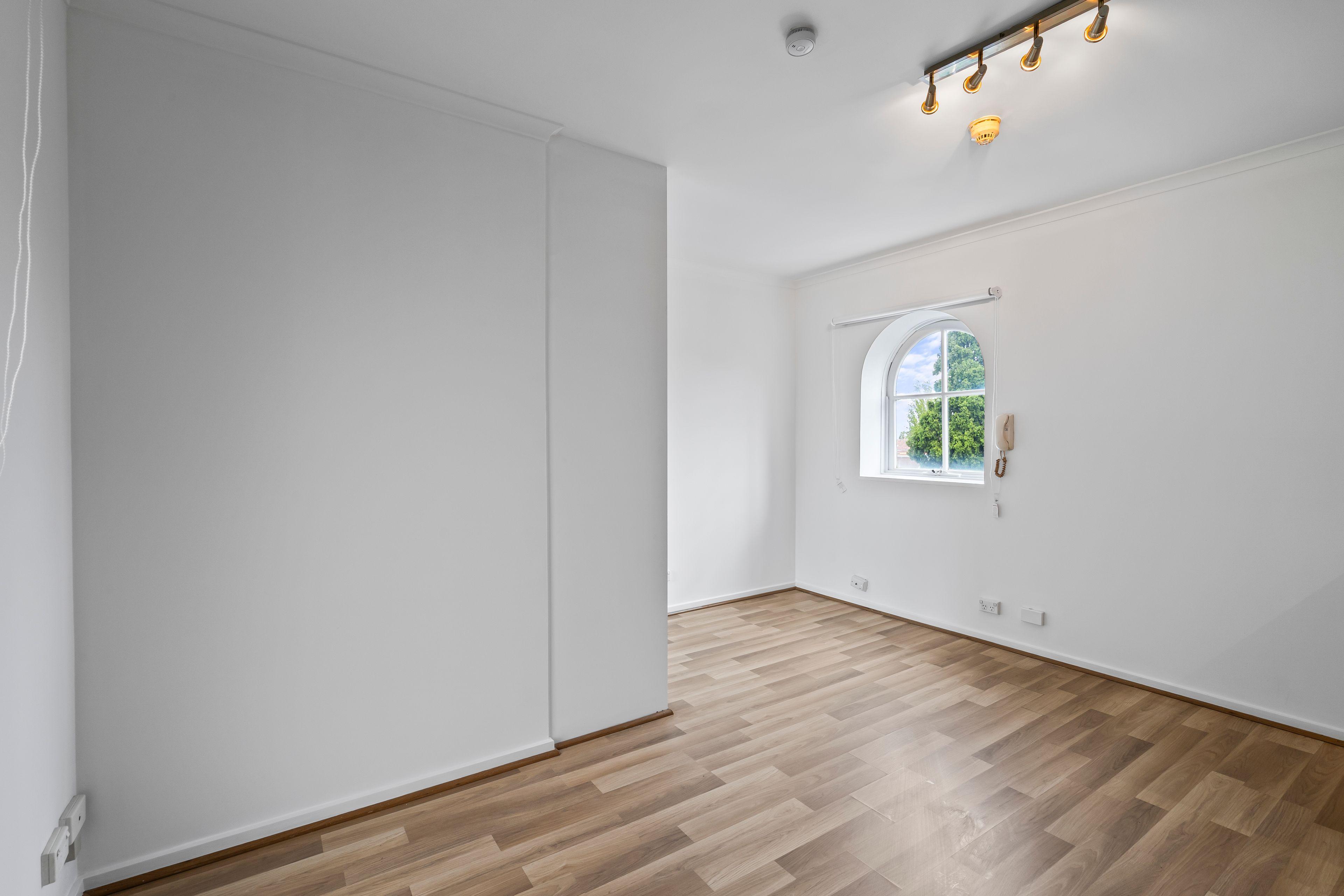 Well positioned in St Kilda