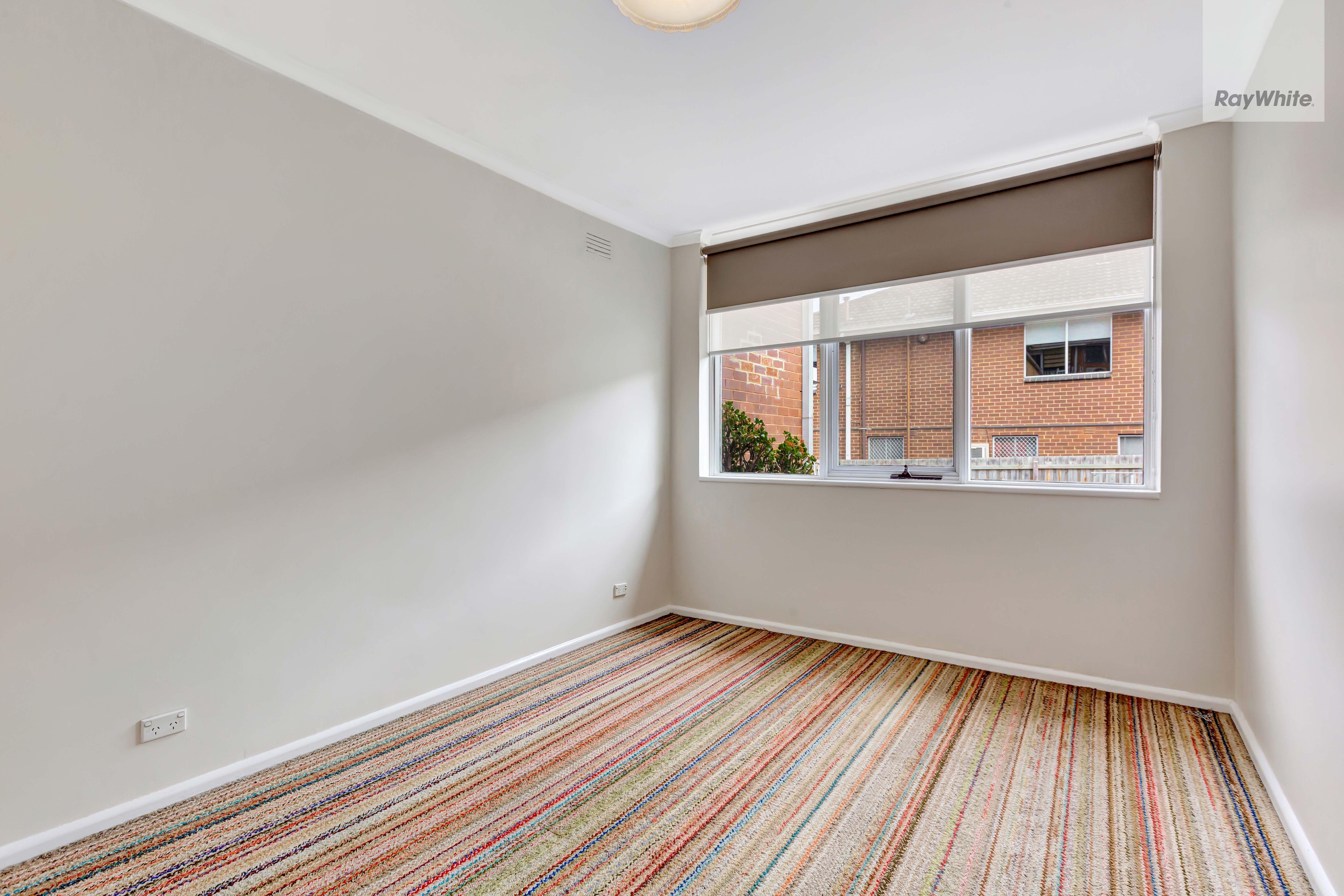 An Unit Apartment in Prime Brunswick West Location