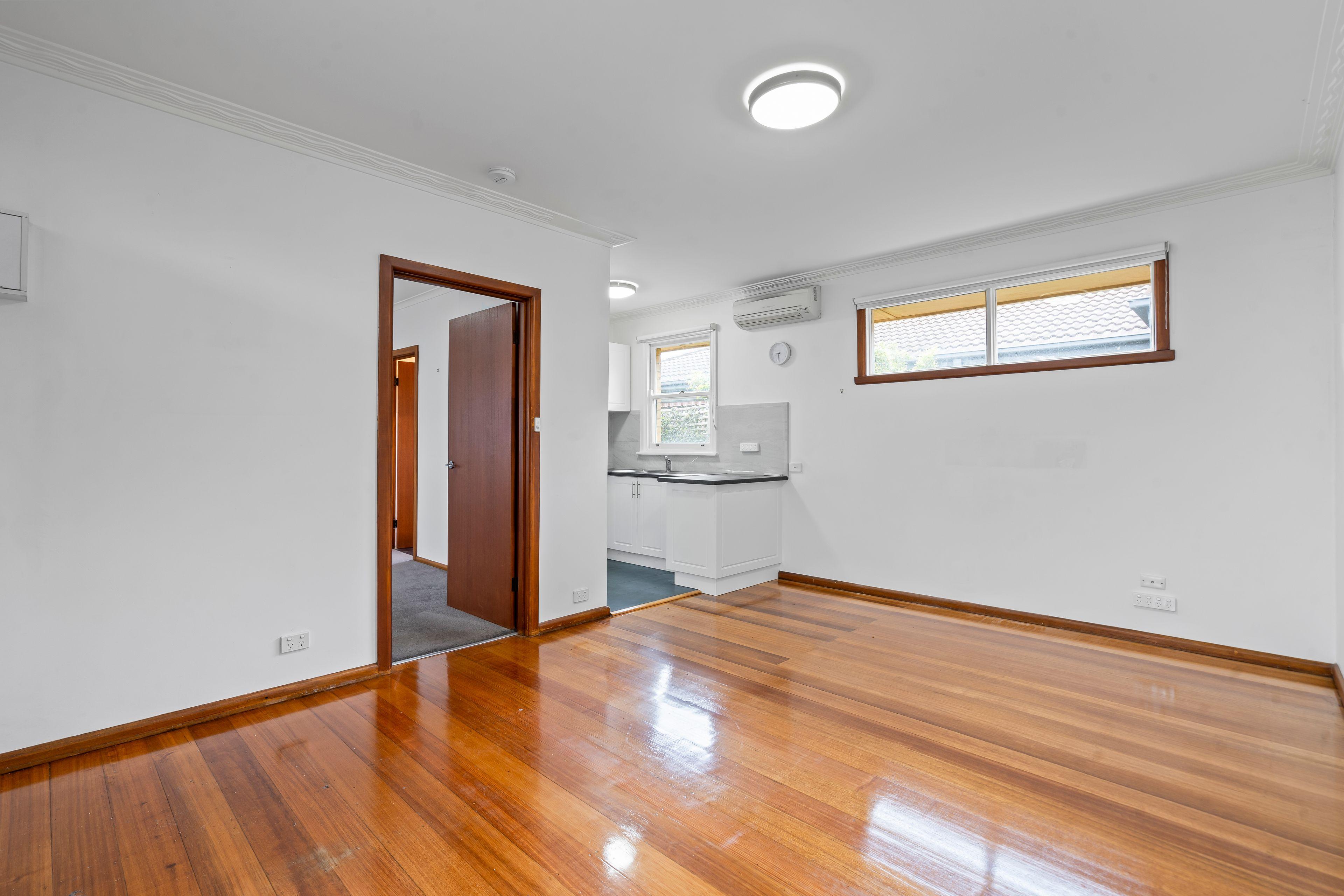 Prop-GPT: Unit: VIC Parkdale, VIC 3195 Renovated One Bedroom Beauty