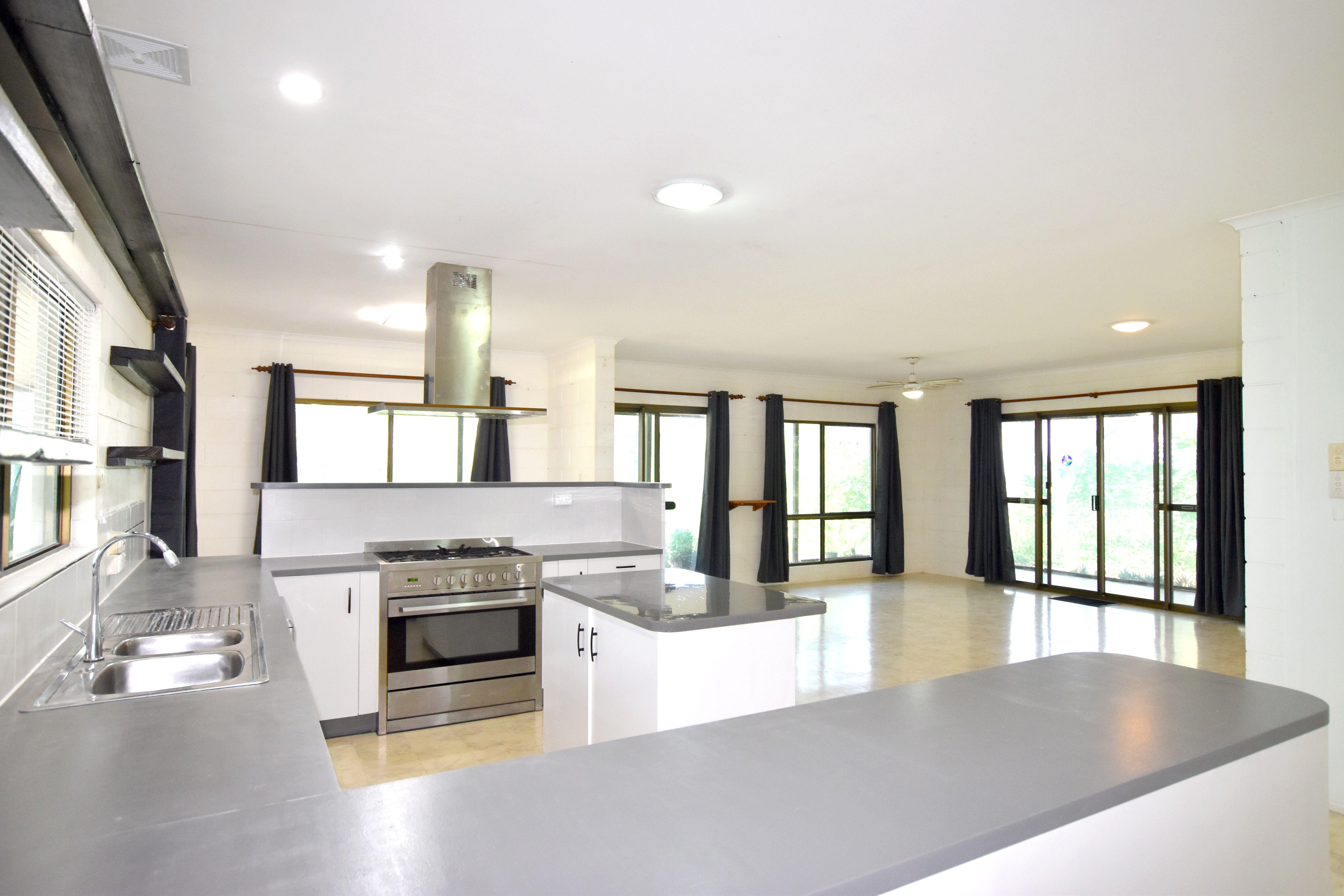 A UNIQUE RURAL PROPERTY, ONE OF A KIND WITH A BEAUTIFUL VIEW!