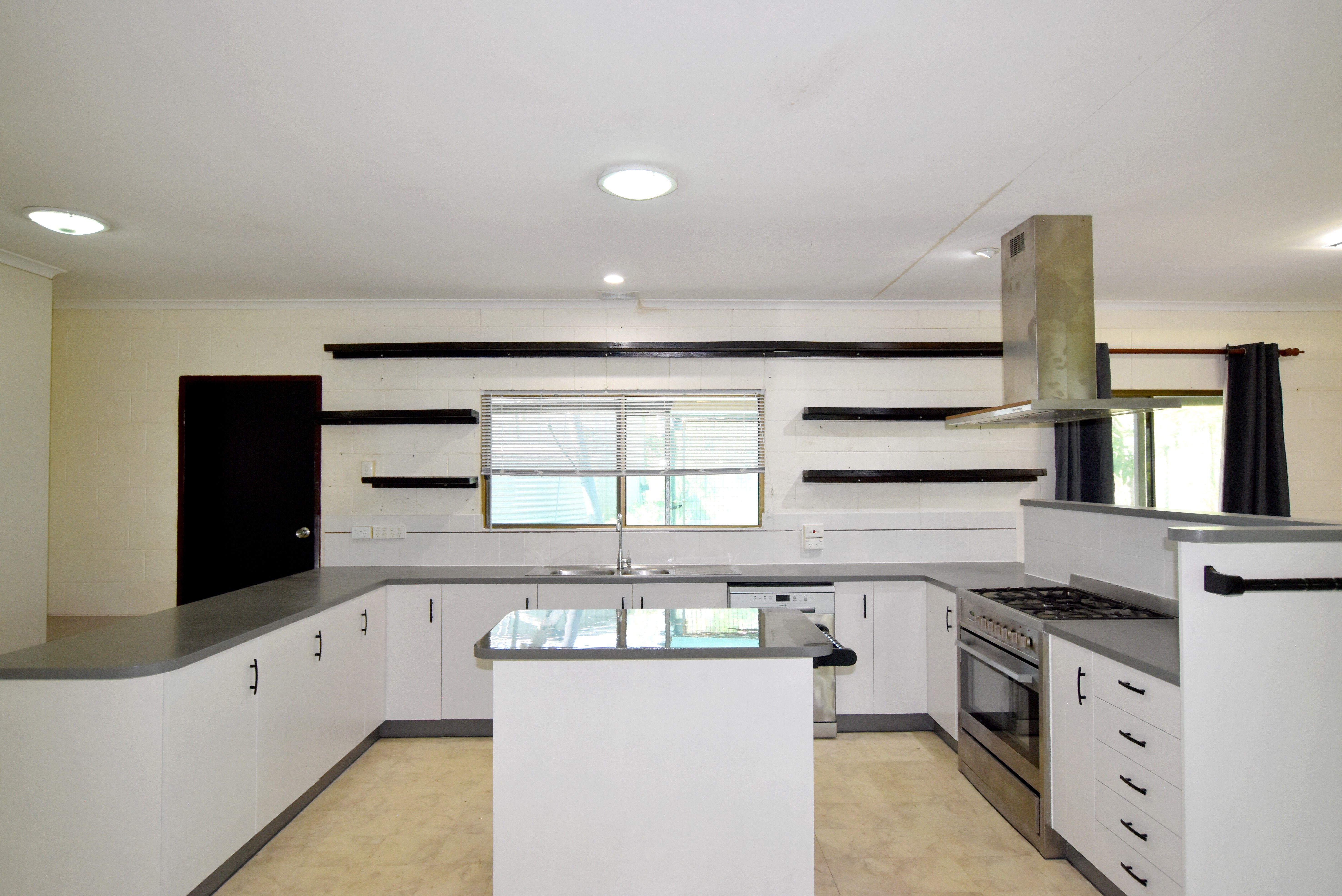 A UNIQUE RURAL PROPERTY, ONE OF A KIND WITH A BEAUTIFUL VIEW!