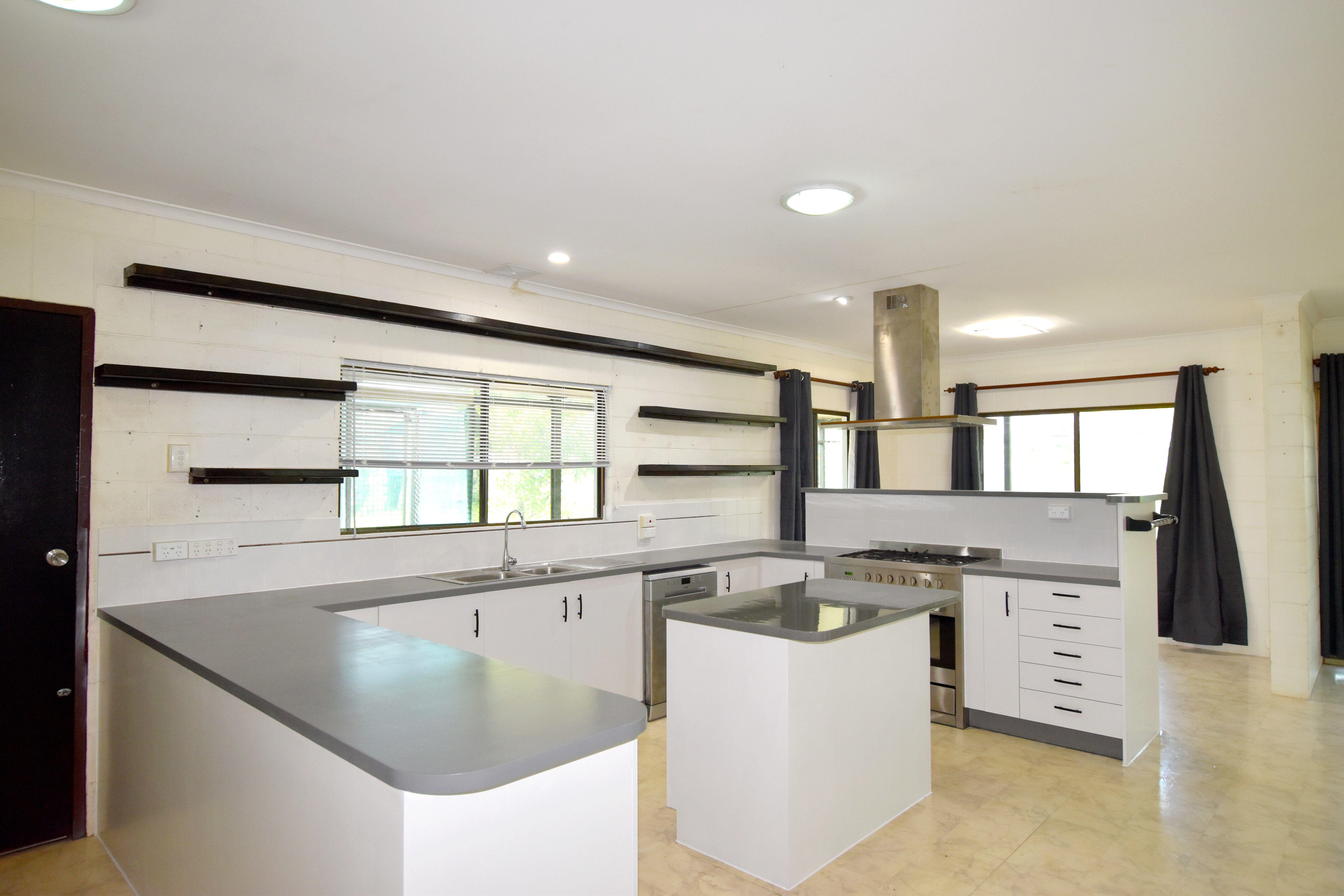 A UNIQUE RURAL PROPERTY, ONE OF A KIND WITH A BEAUTIFUL VIEW!