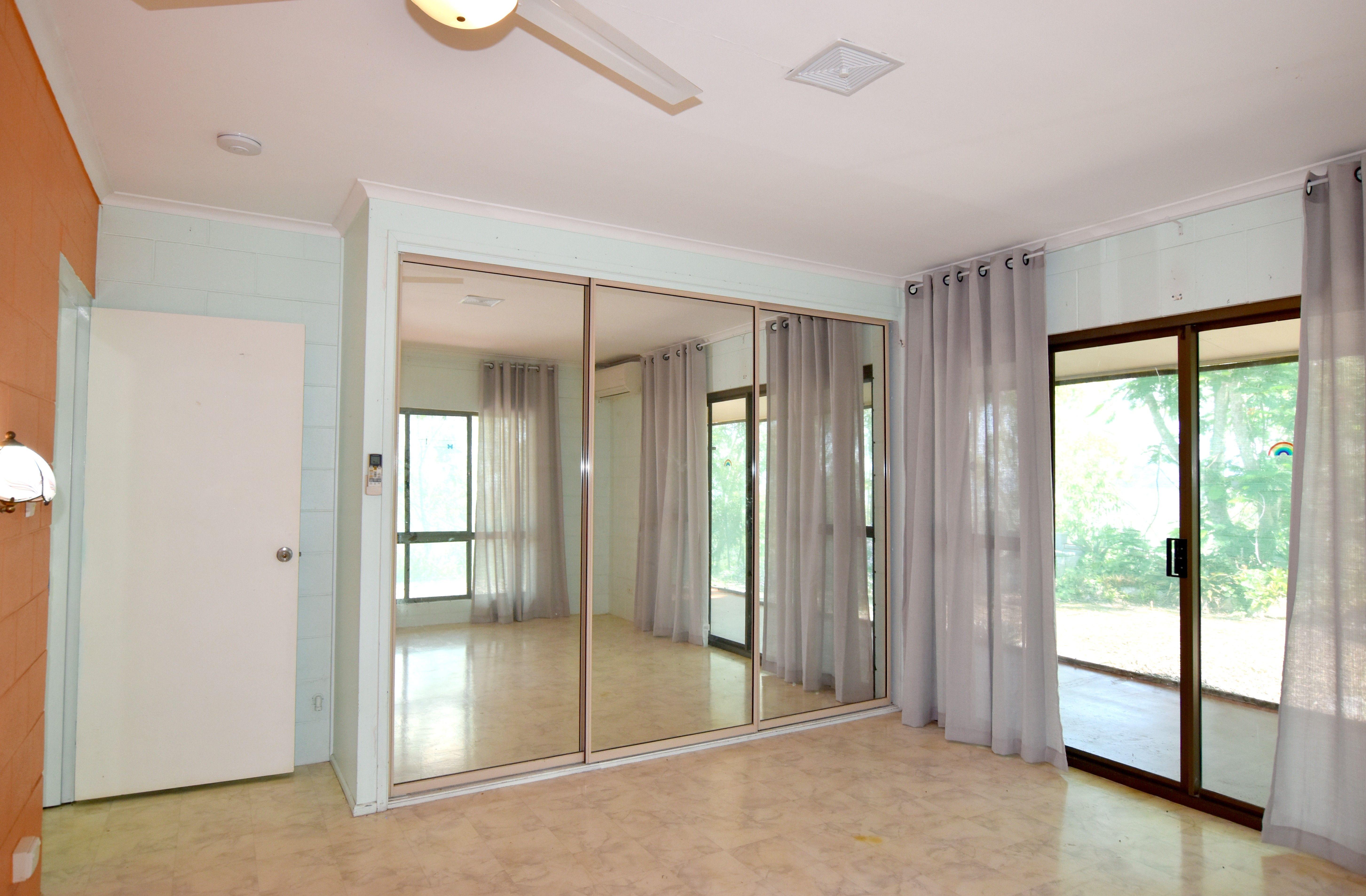 A UNIQUE RURAL PROPERTY, ONE OF A KIND WITH A BEAUTIFUL VIEW!