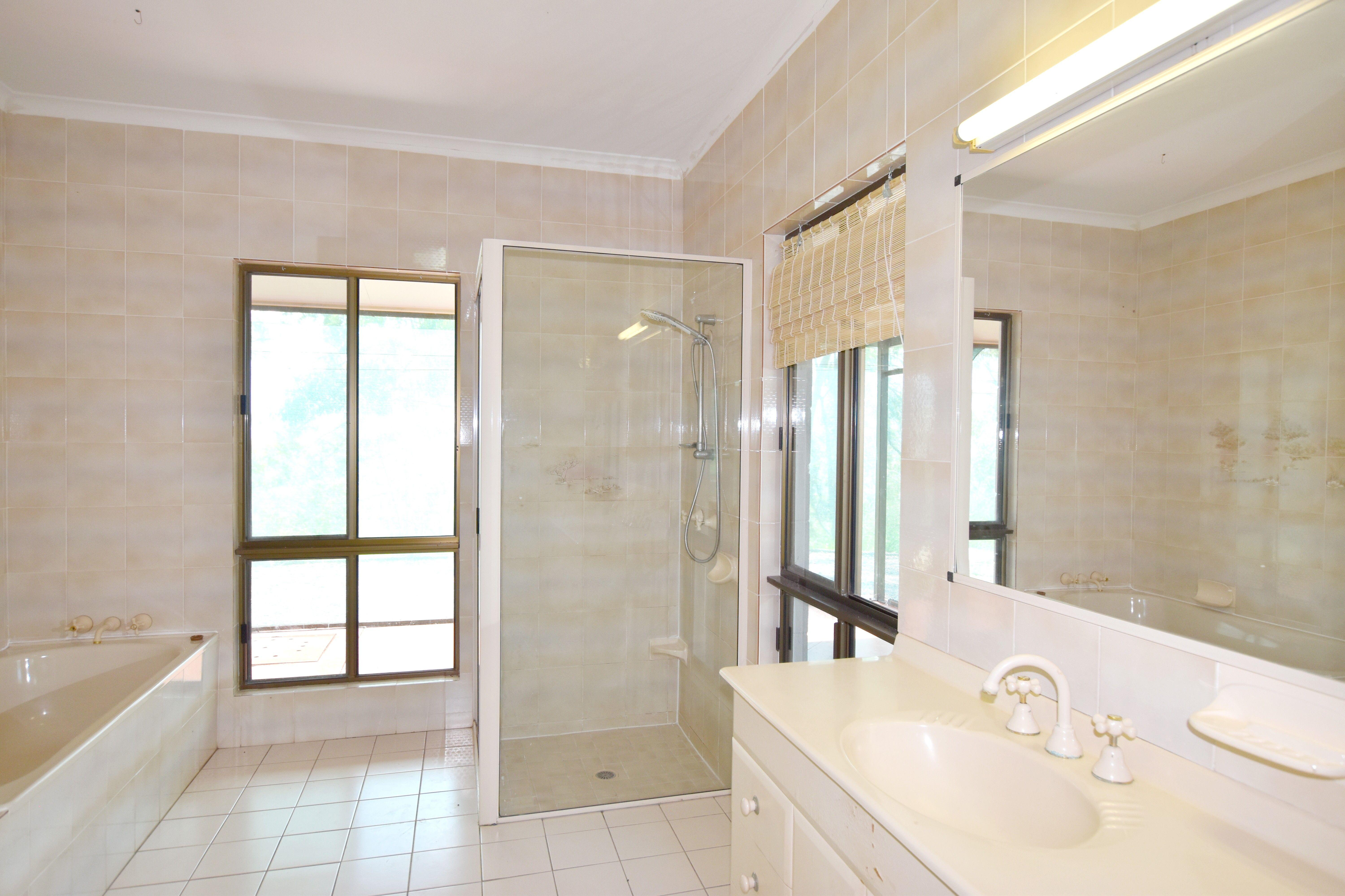 A UNIQUE RURAL PROPERTY, ONE OF A KIND WITH A BEAUTIFUL VIEW!