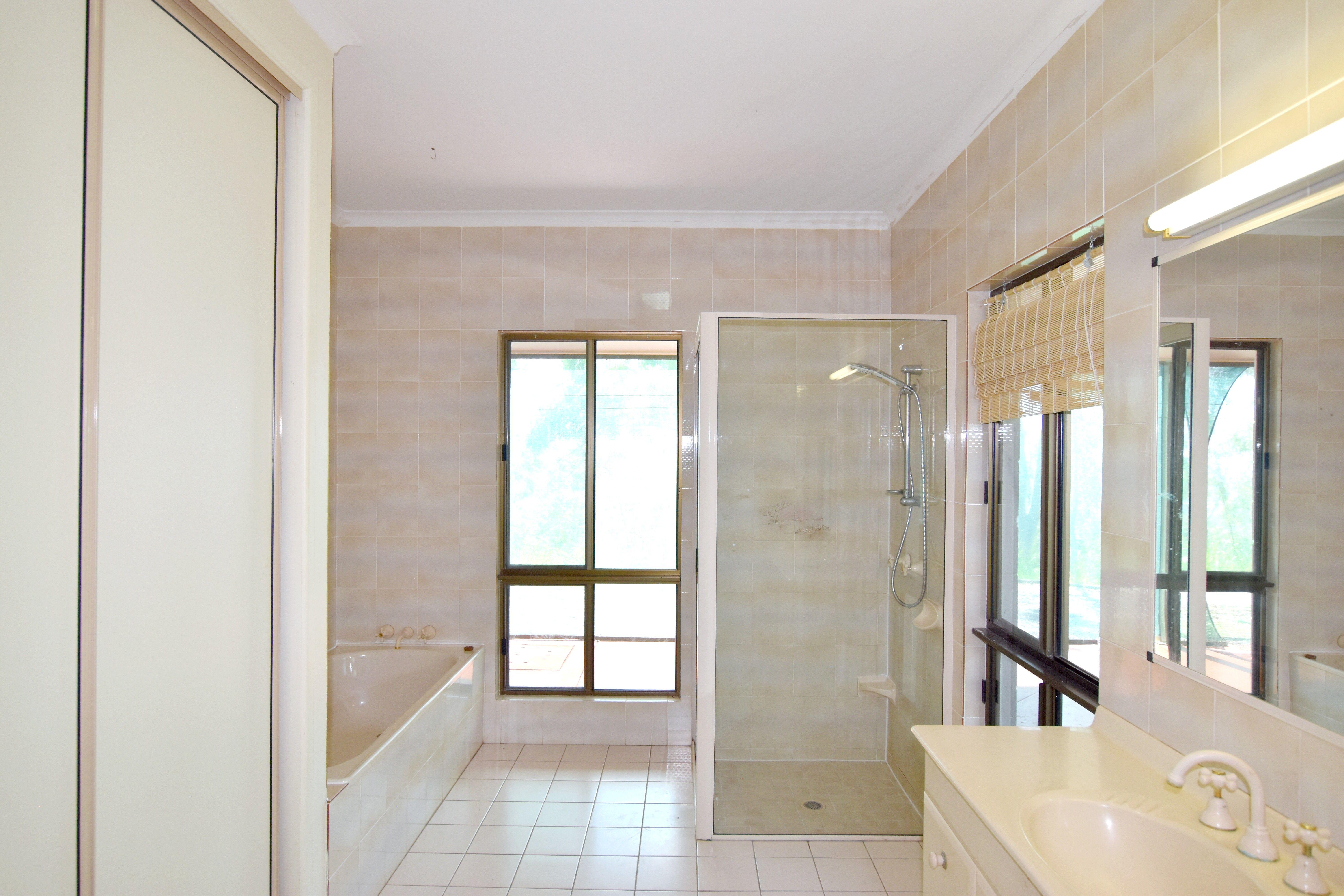 A UNIQUE RURAL PROPERTY, ONE OF A KIND WITH A BEAUTIFUL VIEW!