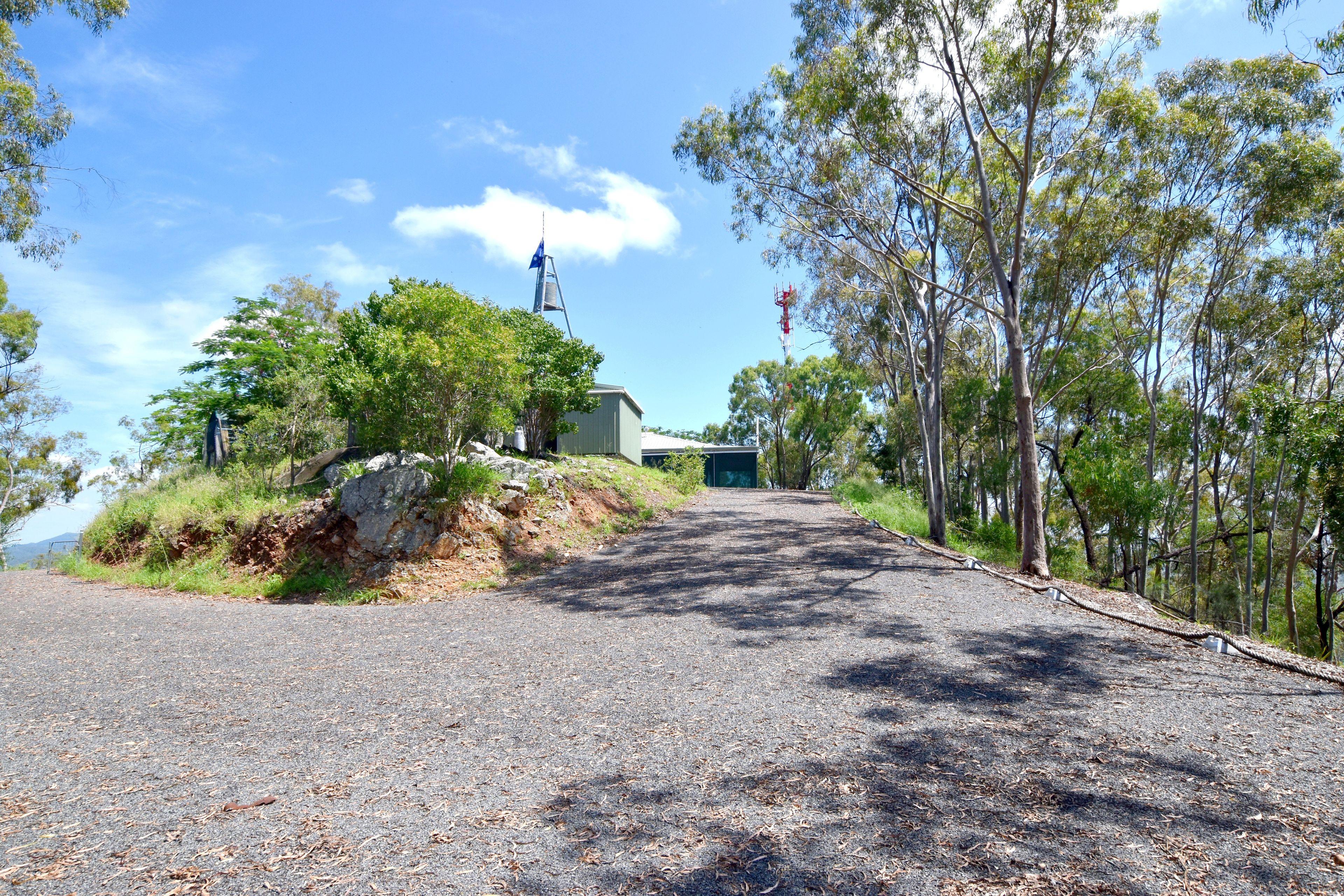 A UNIQUE RURAL PROPERTY, ONE OF A KIND WITH A BEAUTIFUL VIEW!